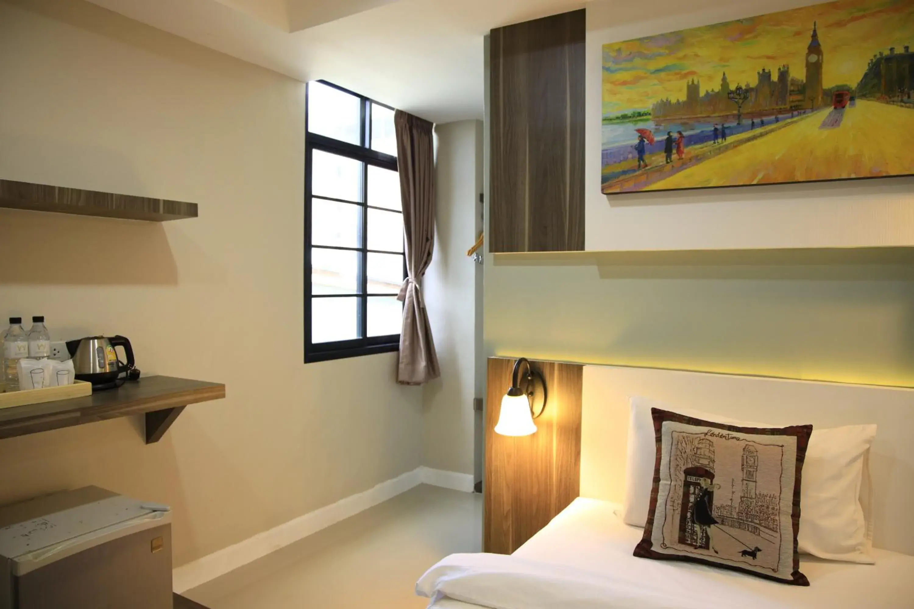 Photo of the whole room, Bed in We Resident Hotel Photo of the whole room, Bed in We Resident Hotel