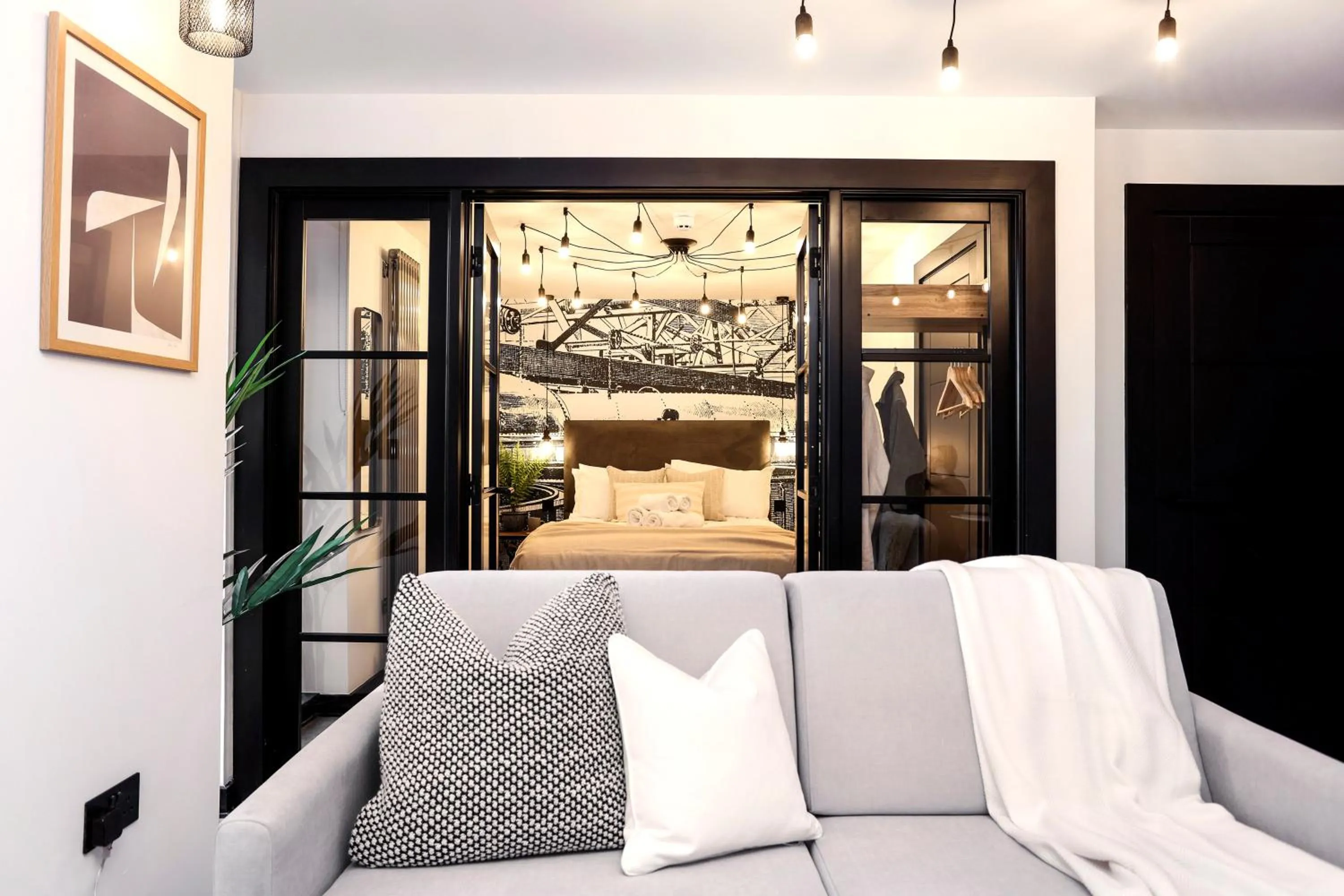 Living room, Bed in The Brewers Rooms Contemporary Aparthotel