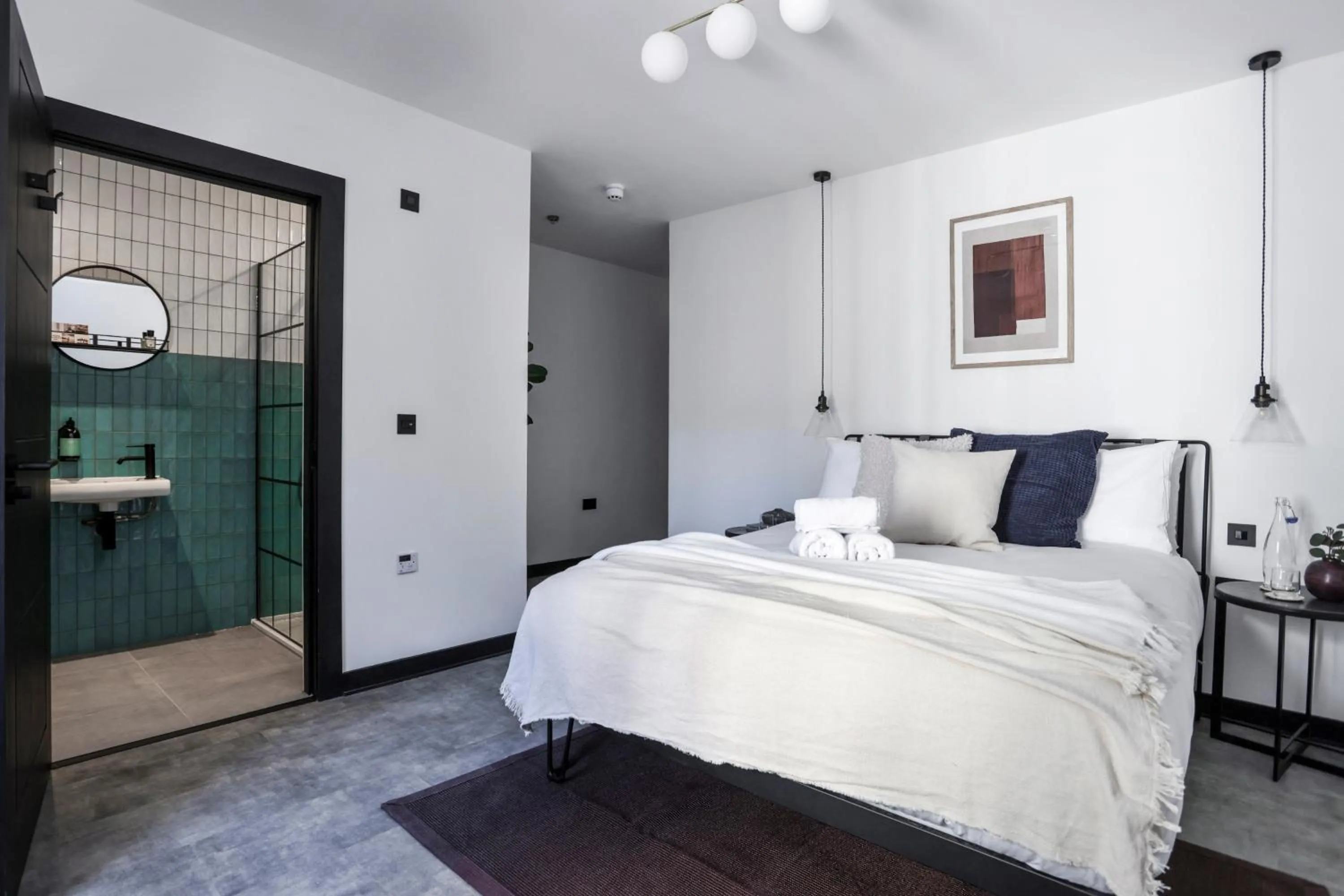 Bed in The Brewers Rooms Contemporary Aparthotel