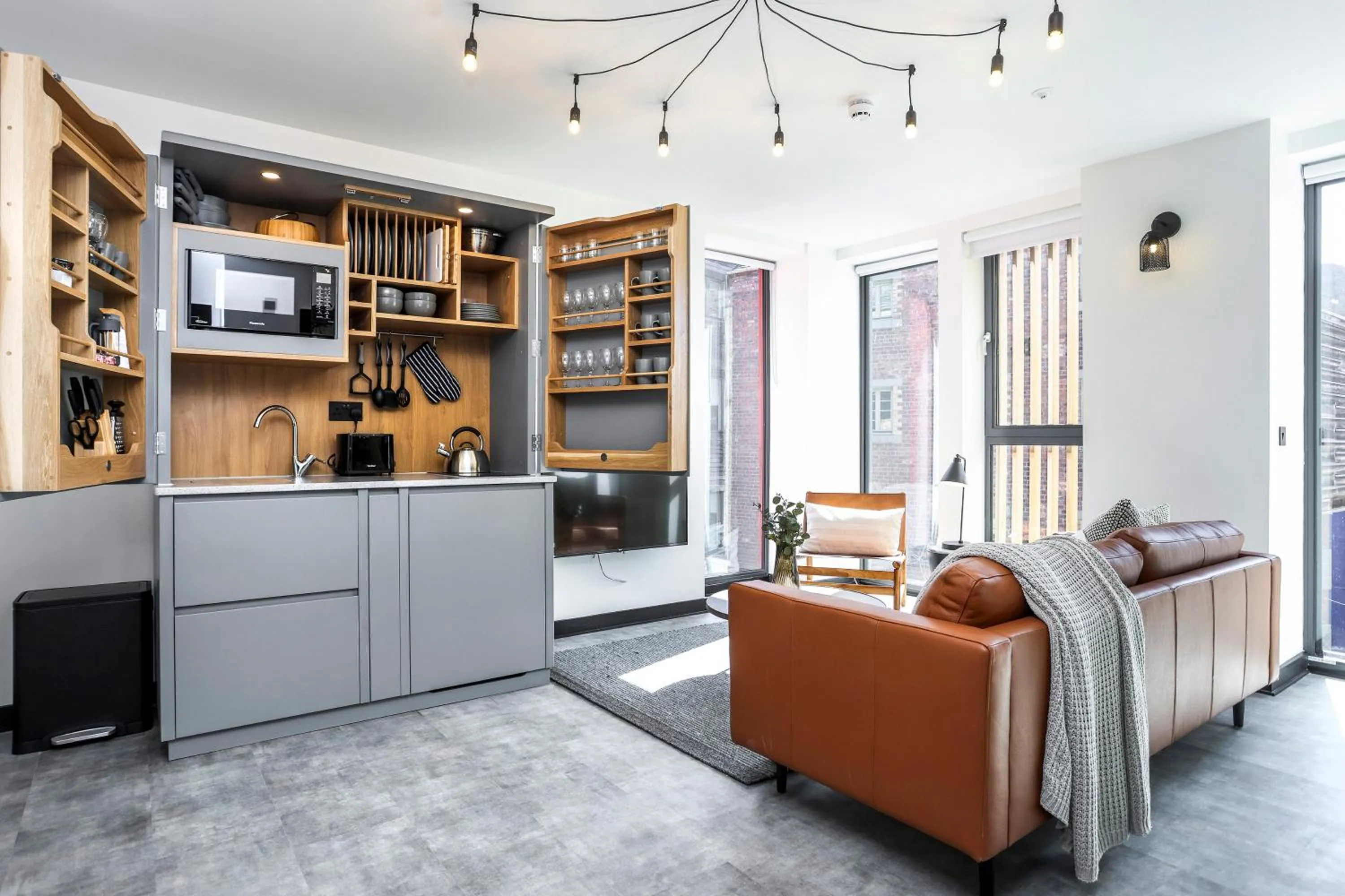 Kitchen or kitchenette in The Brewers Rooms Contemporary Aparthotel