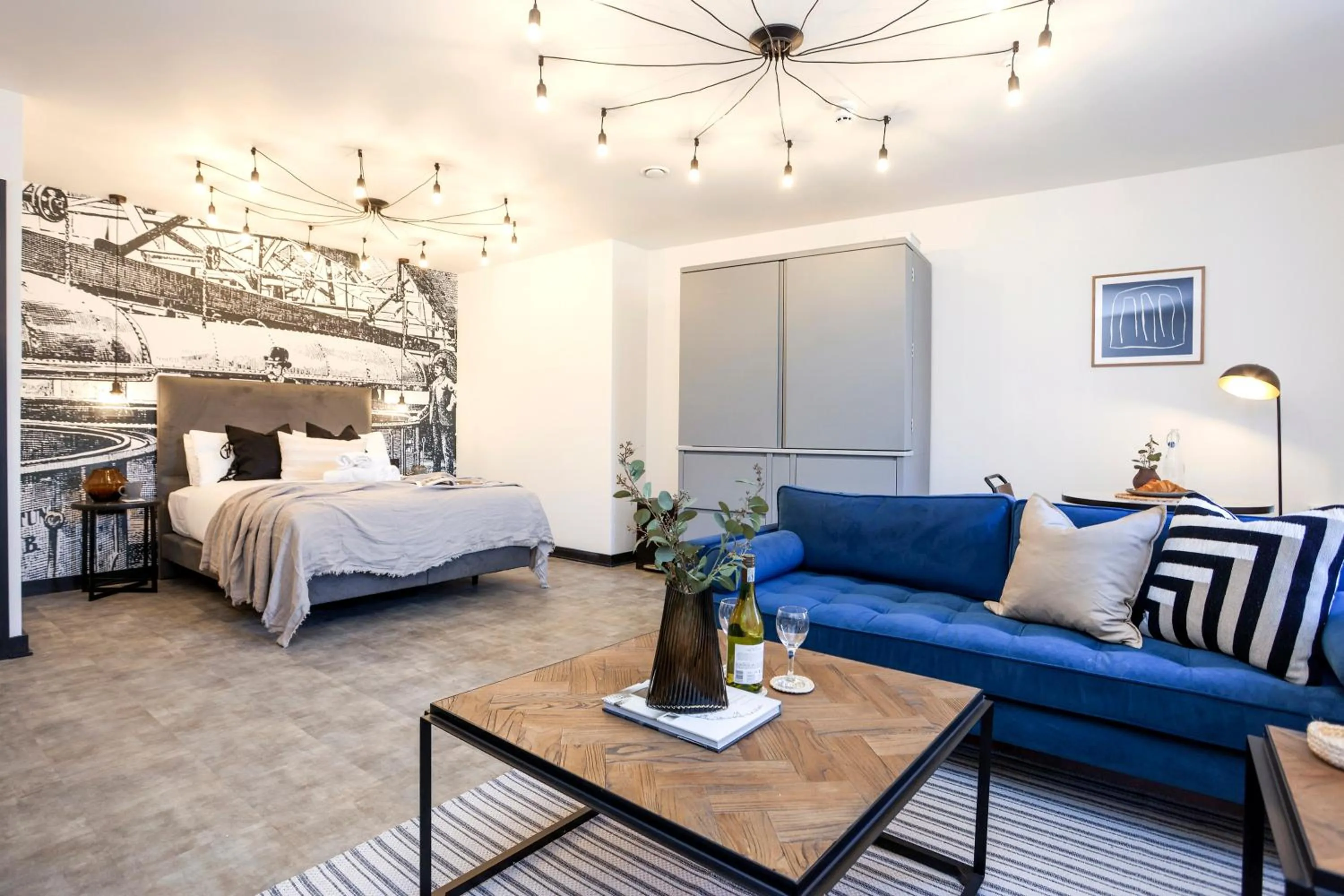 Living room, Bed in The Brewers Rooms Contemporary Aparthotel