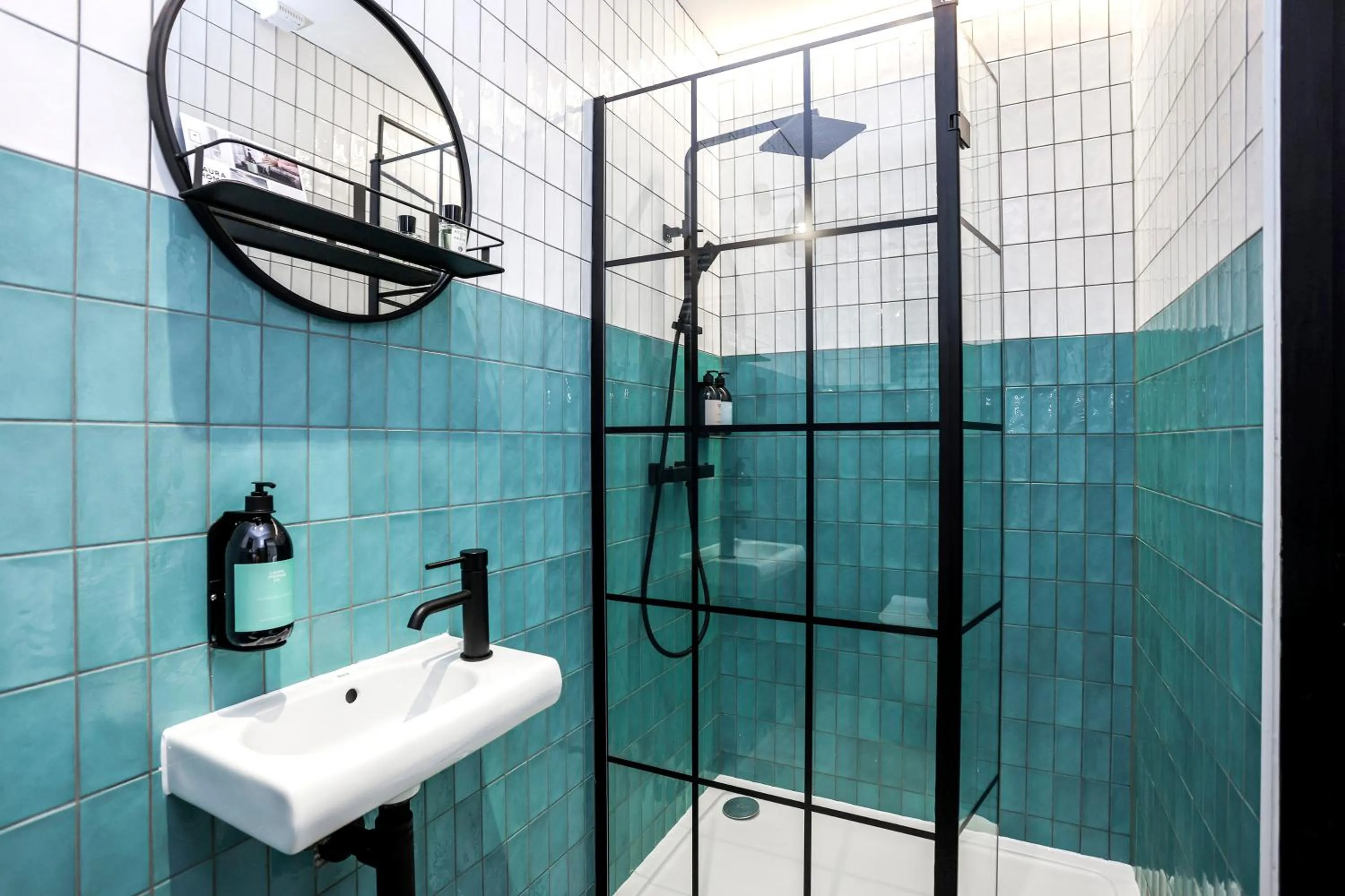 Bathroom in The Brewers Rooms Contemporary Aparthotel