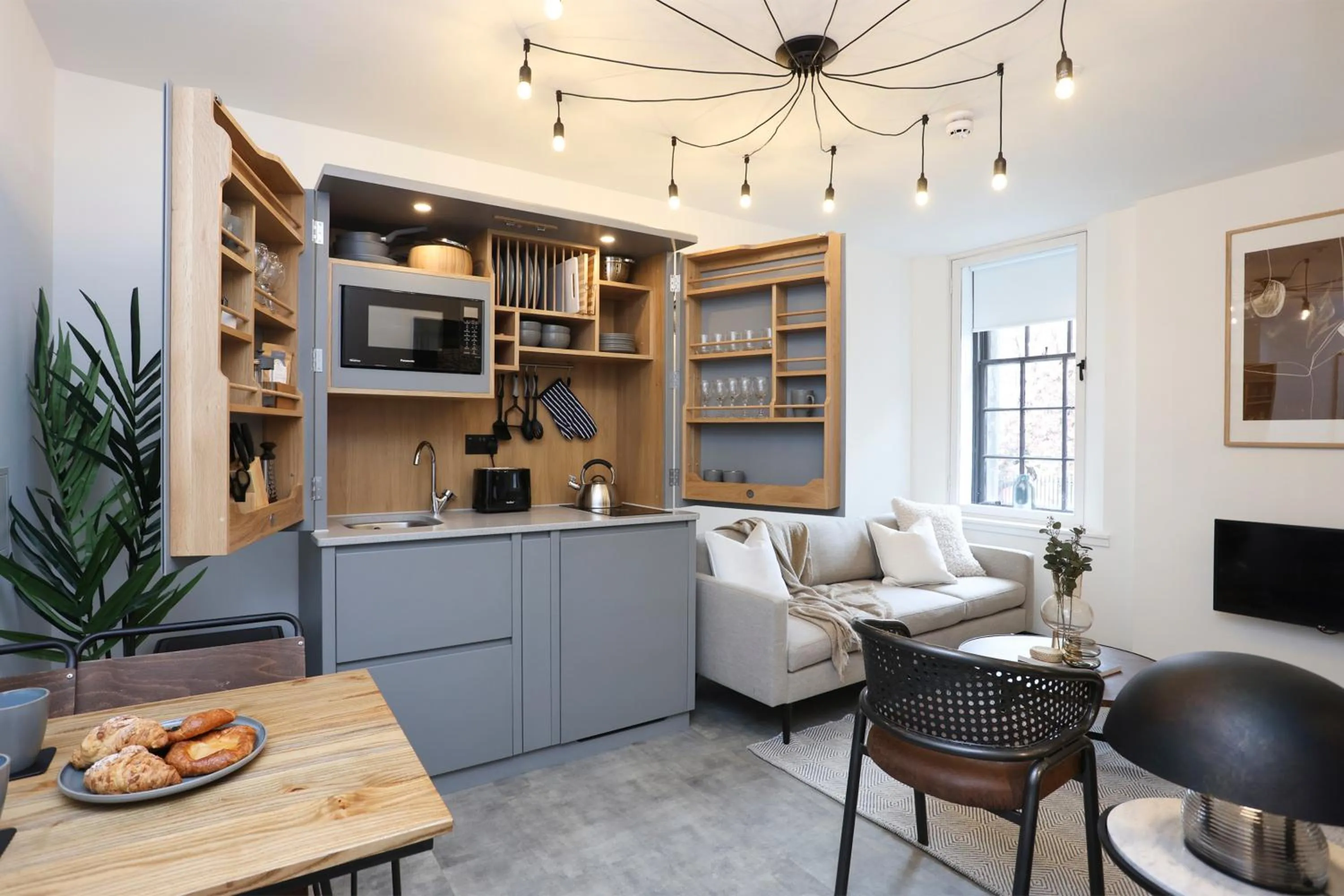 Kitchen or kitchenette in The Brewers Rooms Contemporary Aparthotel