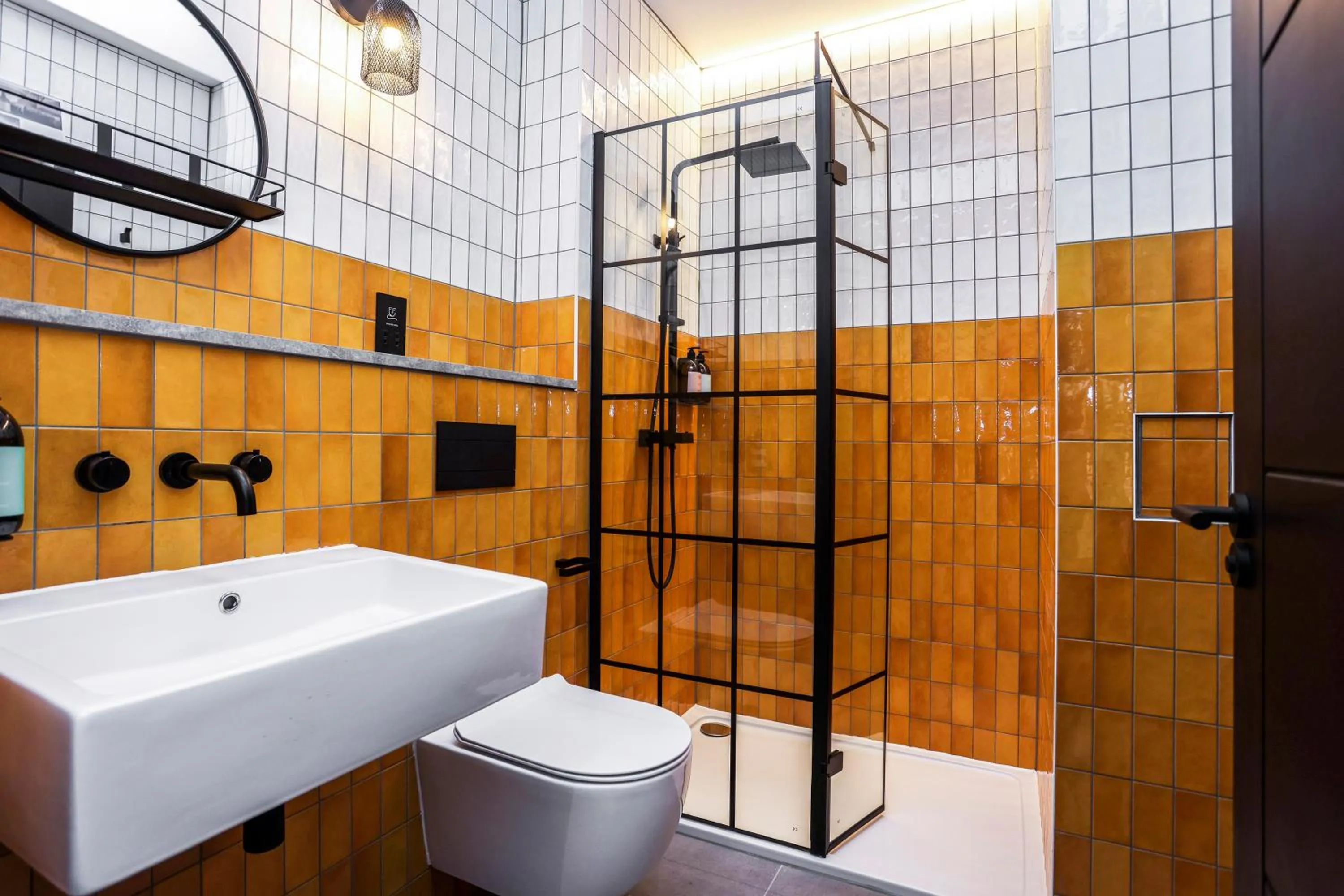 Bathroom in The Brewers Rooms Contemporary Aparthotel