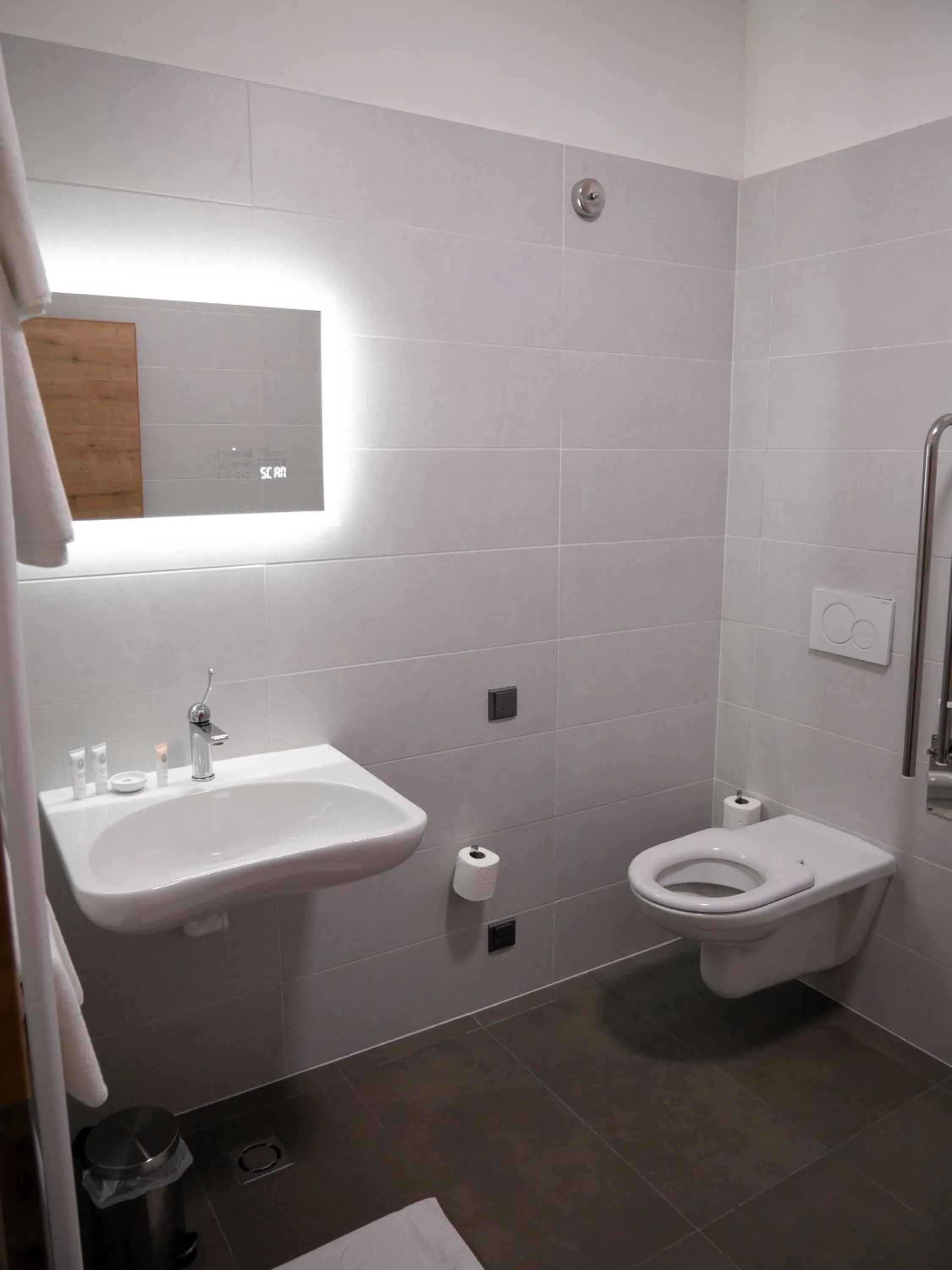 Shower in Hotel Zelený potok