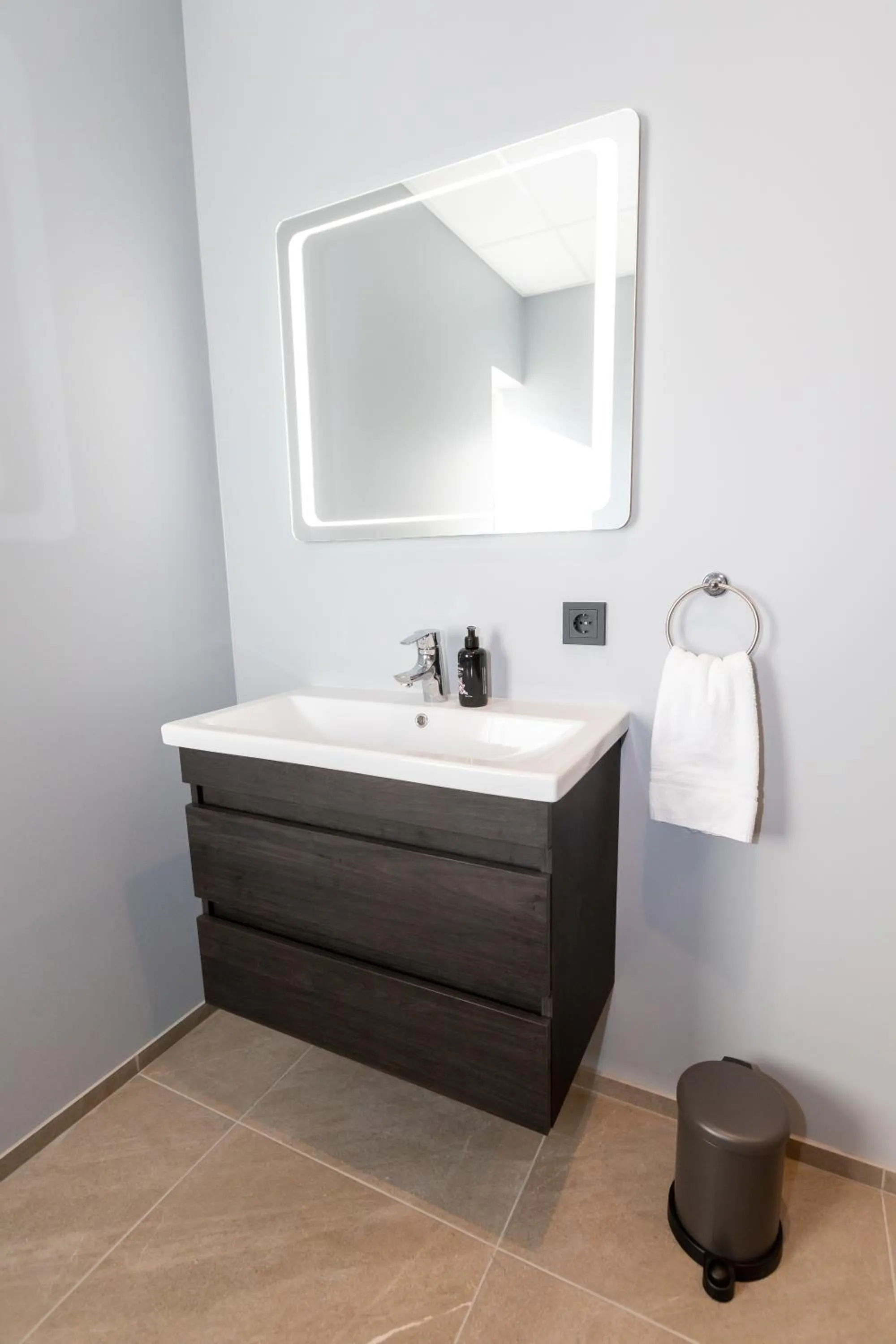 Bathroom in Akureyri Lux Apartments with hot tub access