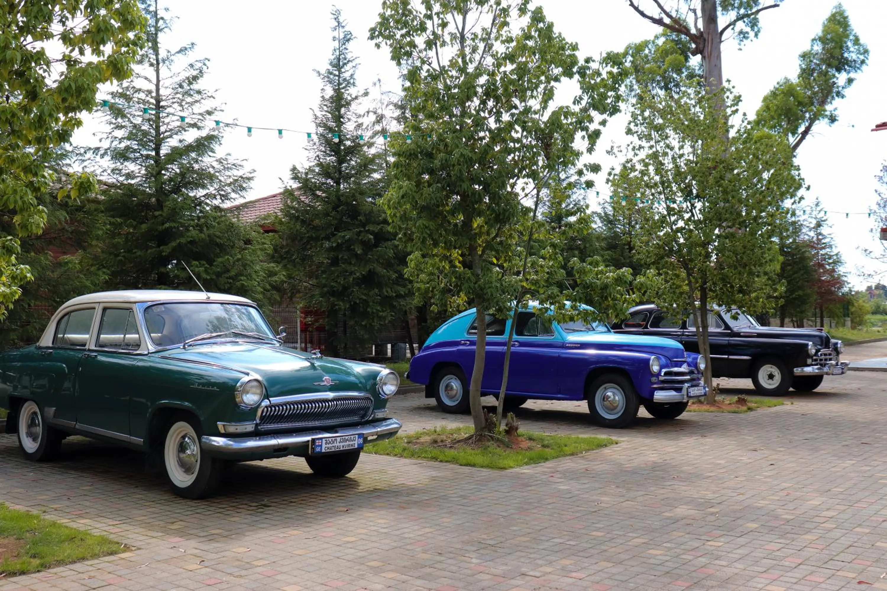 Parking in Hotel Chateau Kvirike