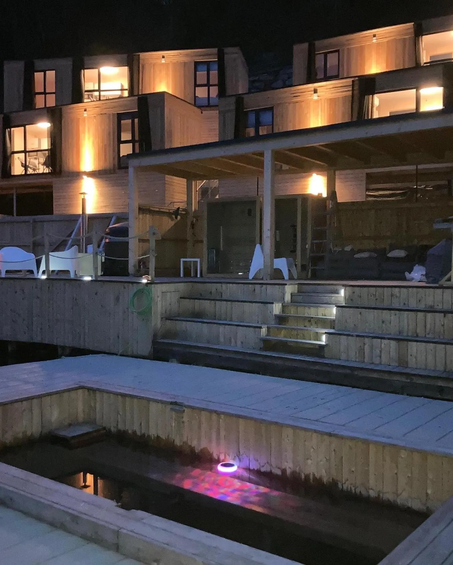 Hot Tub in Kantor Village am Millstätter See - Boutique-Chalets und Lodges