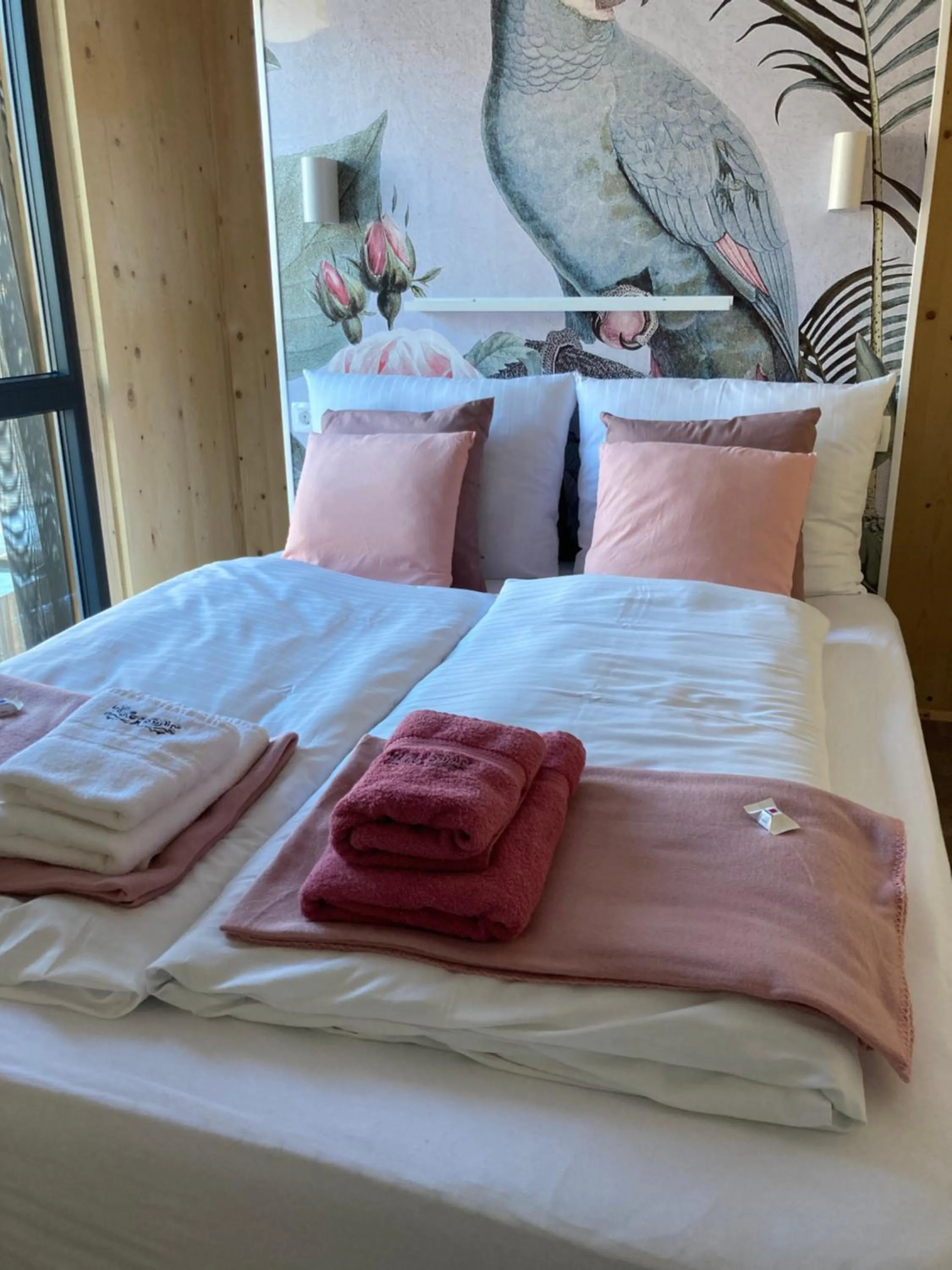 Bed in Kantor Village am Millstätter See - Boutique-Chalets und Lodges