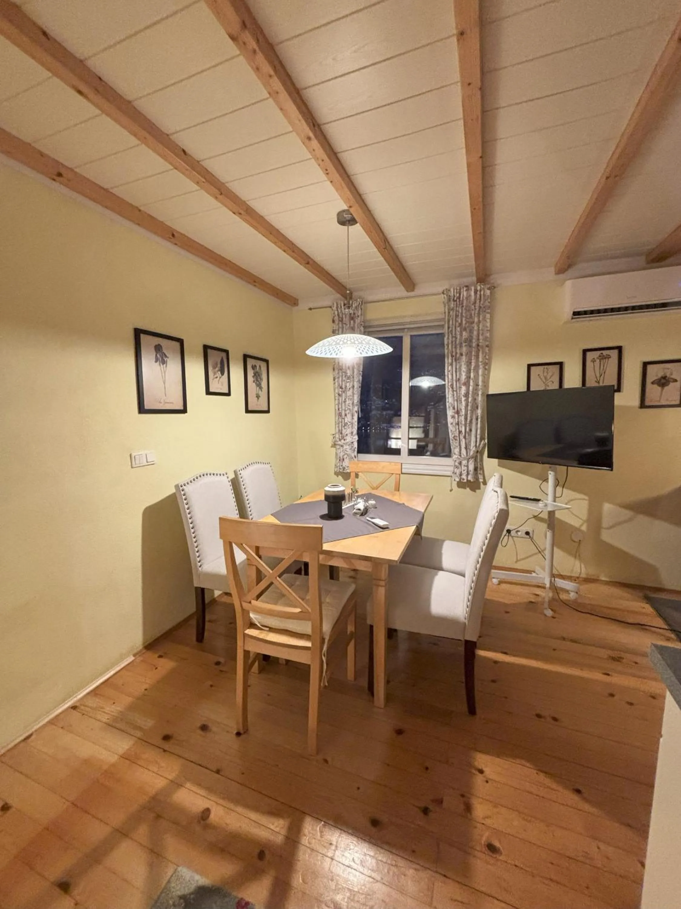 Dining area in Kantor Village am Millstätter See - Boutique-Chalets und Lodges