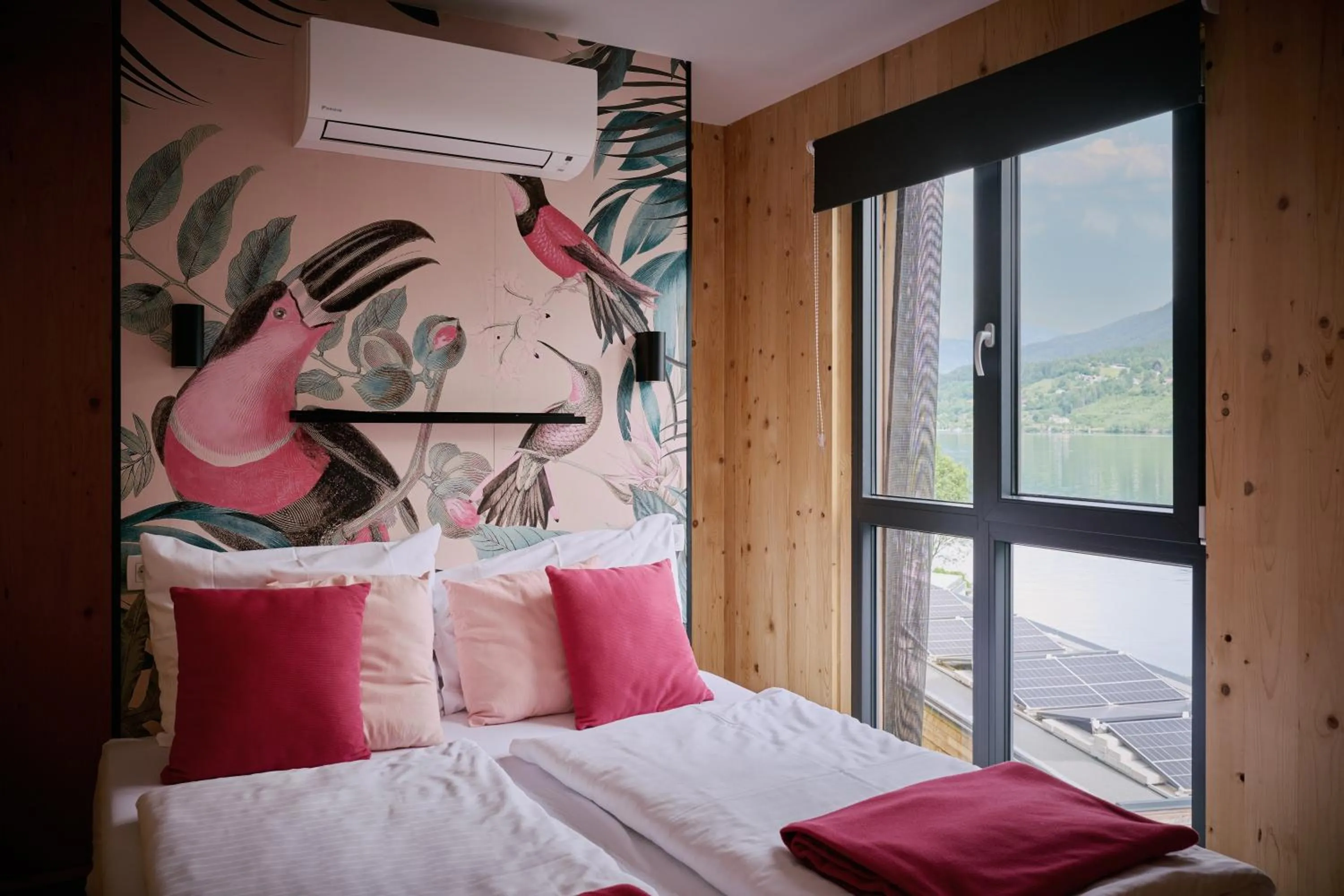 Bed in Kantor Village am Millstätter See - Boutique-Chalets und Lodges