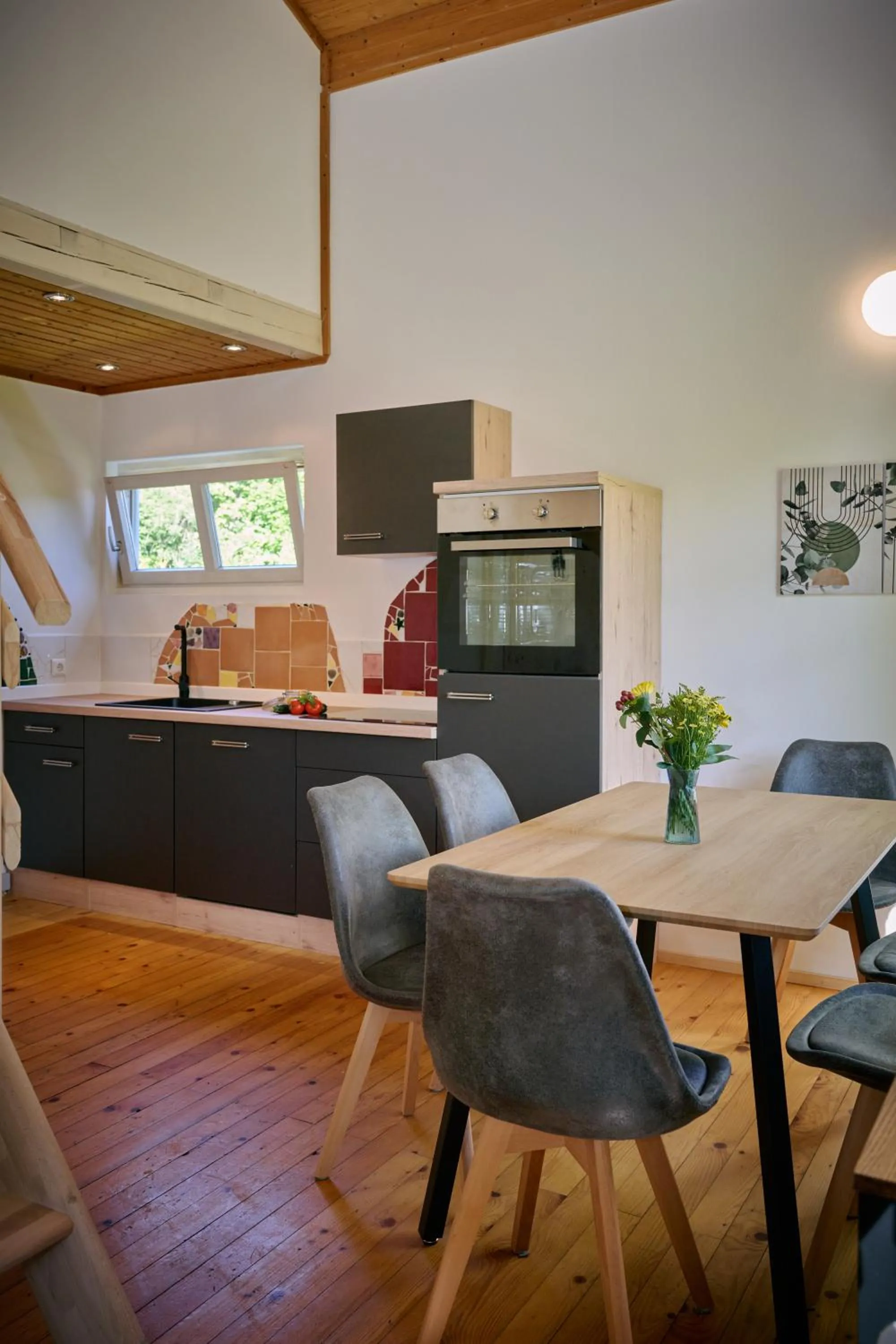 Kitchen or kitchenette in Kantor Village am Millstätter See - Boutique-Chalets und Lodges