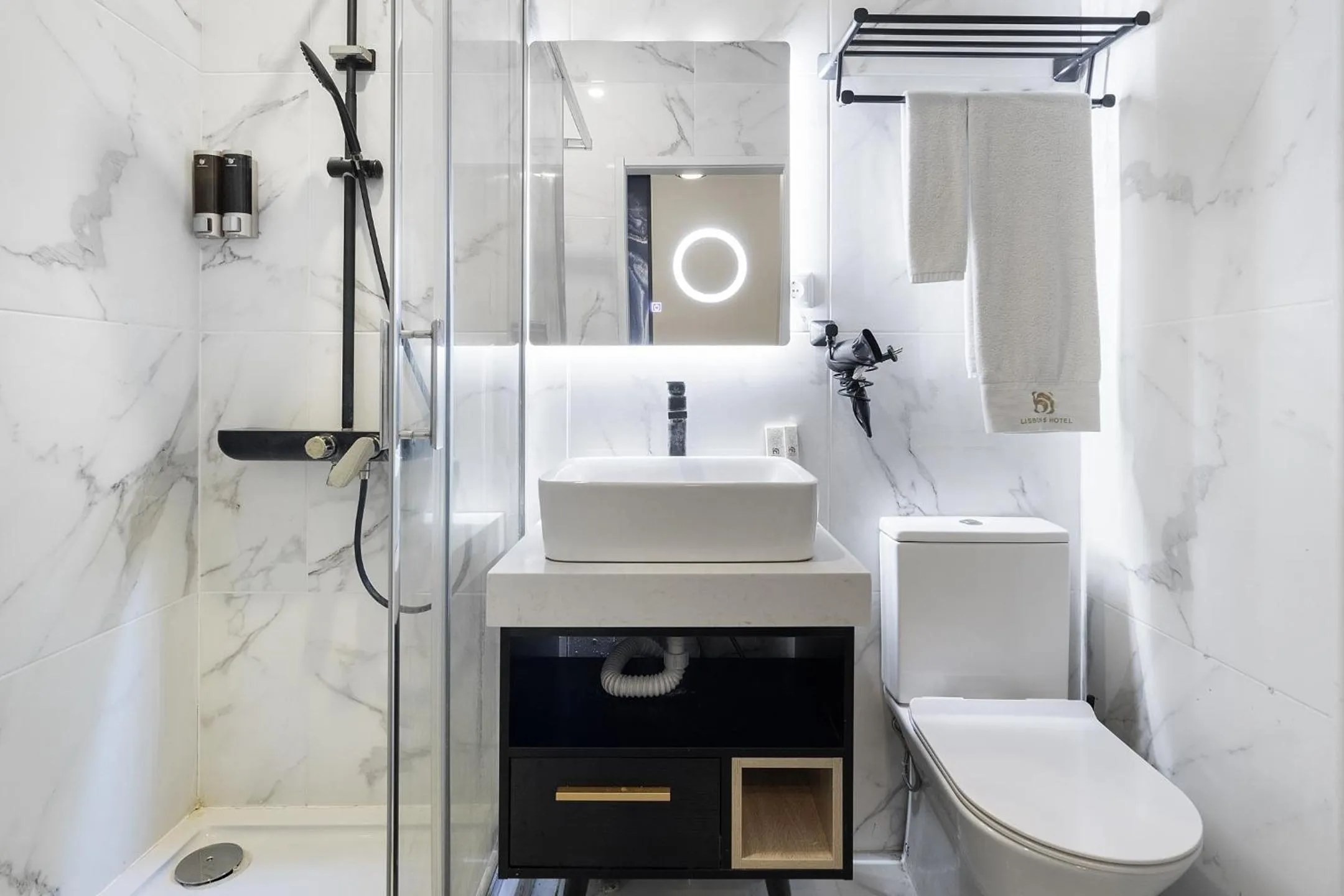 Toilet in Lisbon 5 Hotel