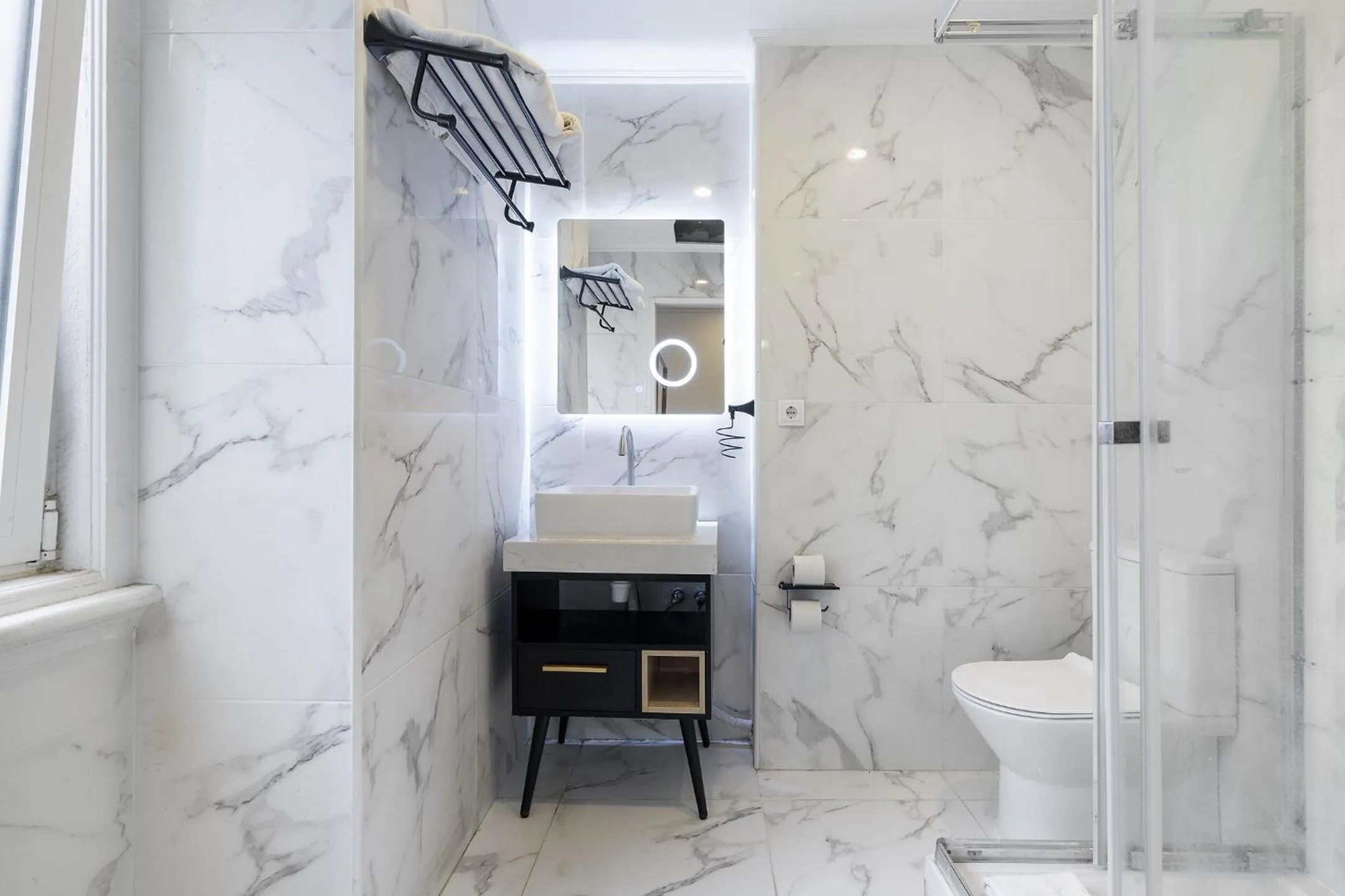 Toilet in Lisbon 5 Hotel