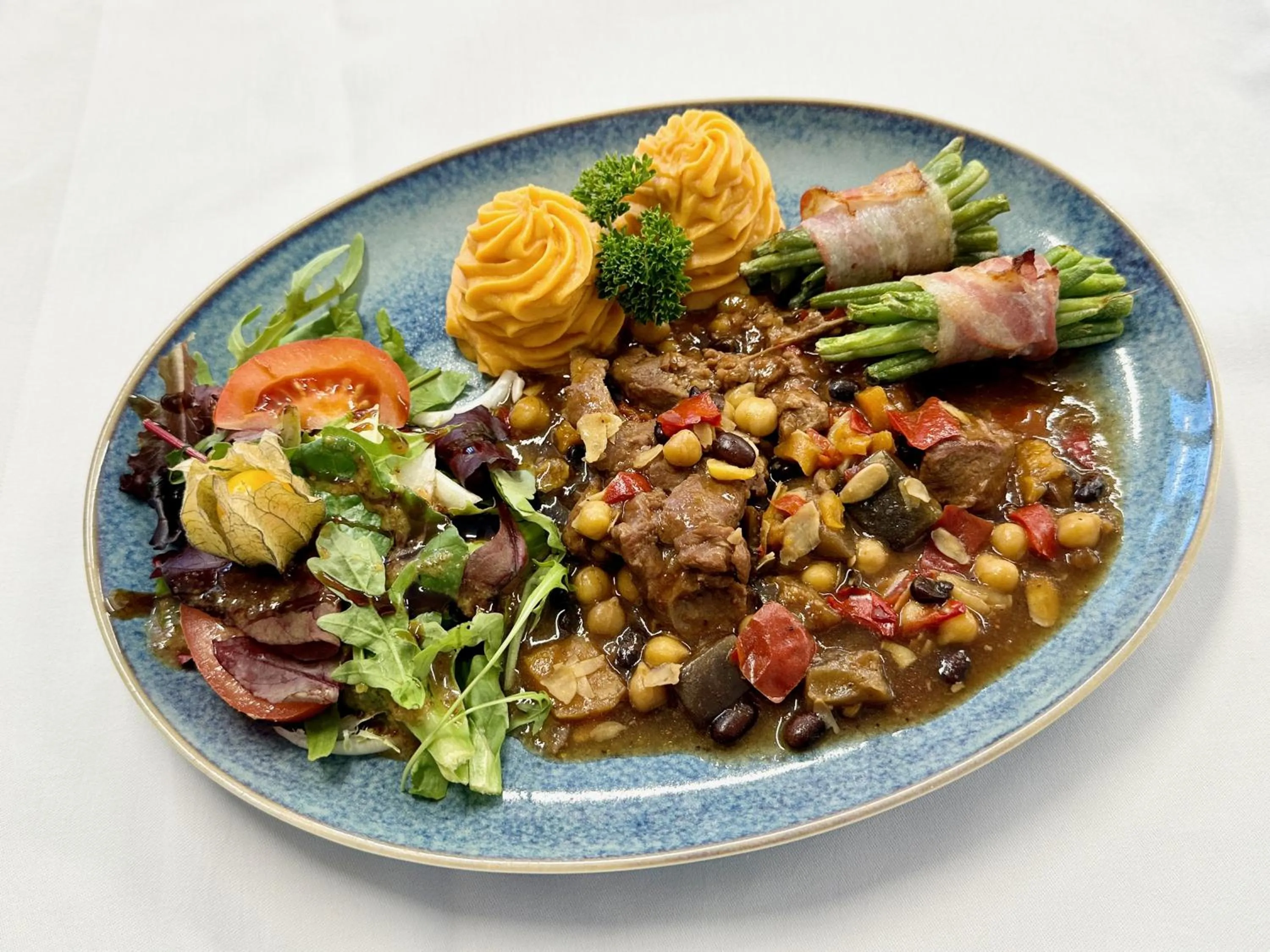 Food and drinks in Villa Frieden Hotel & Seminarhaus