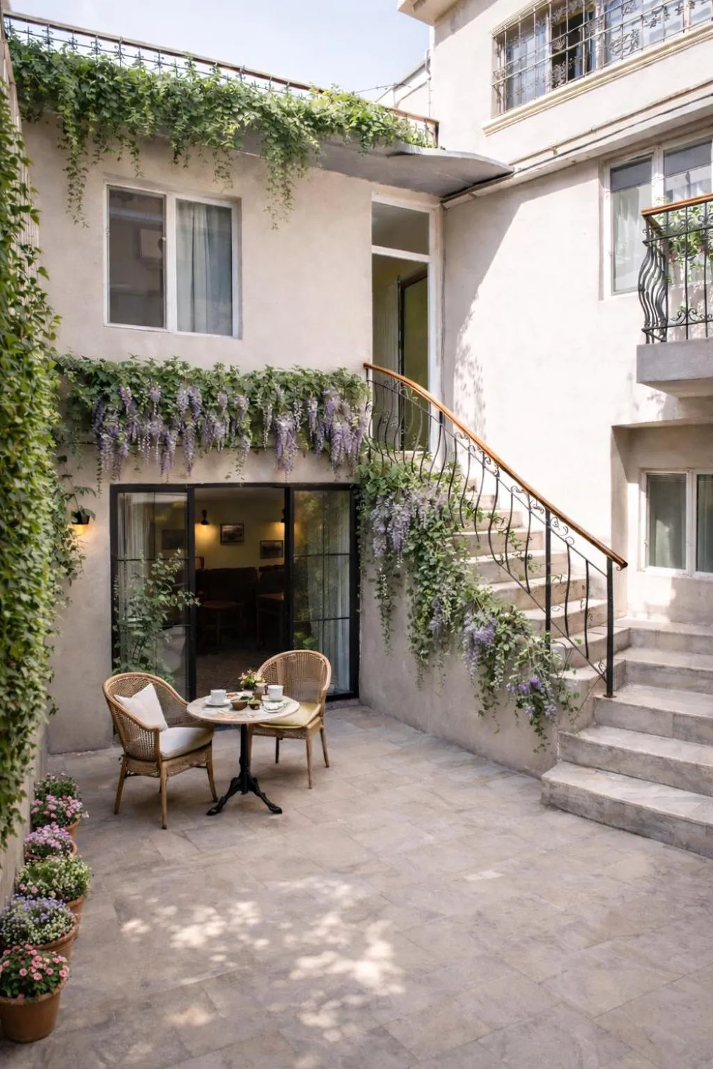 Restaurant/places to eat in Moss Art Boutique Hotel