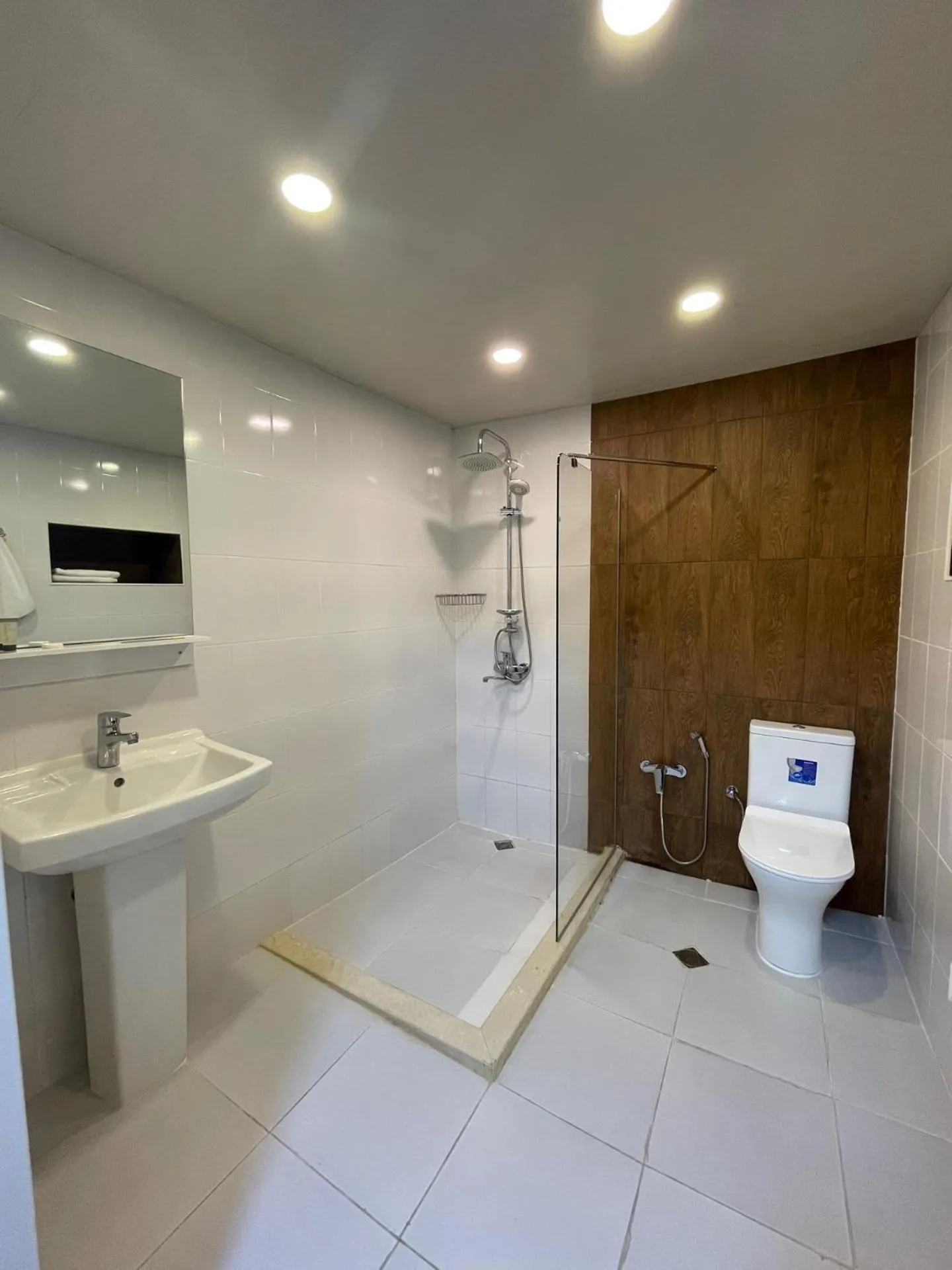 Toilet in Moss Art Boutique Hotel