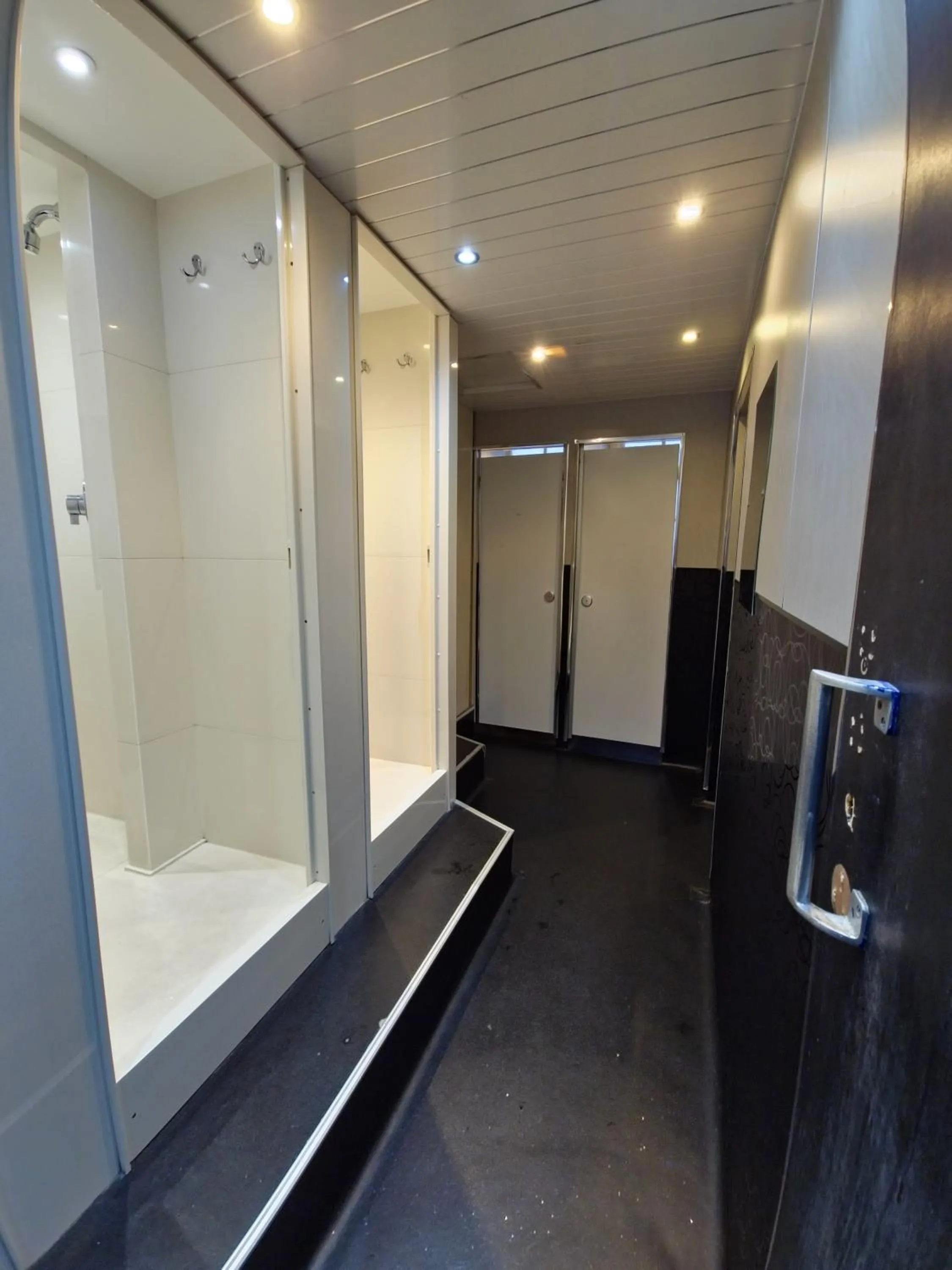 Shower in Edinburgh Backpackers - over 18s only