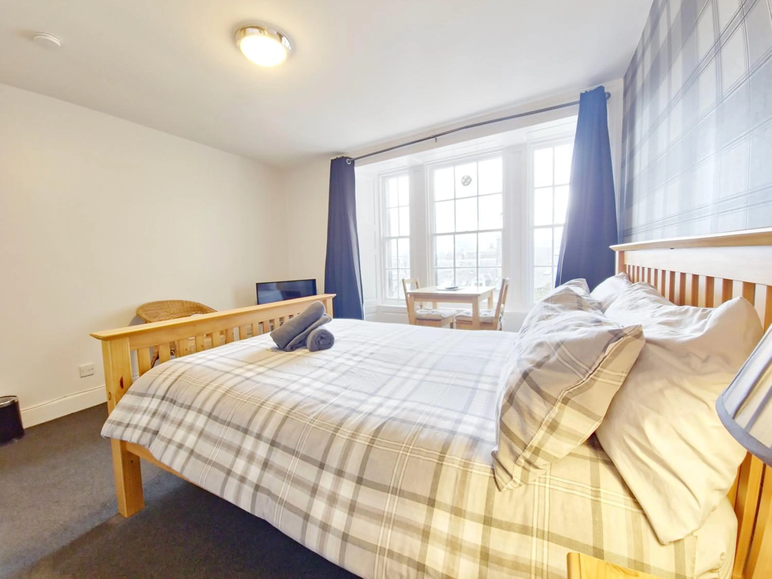 Photo of the whole room, Bed in Edinburgh Backpackers - over 18s only