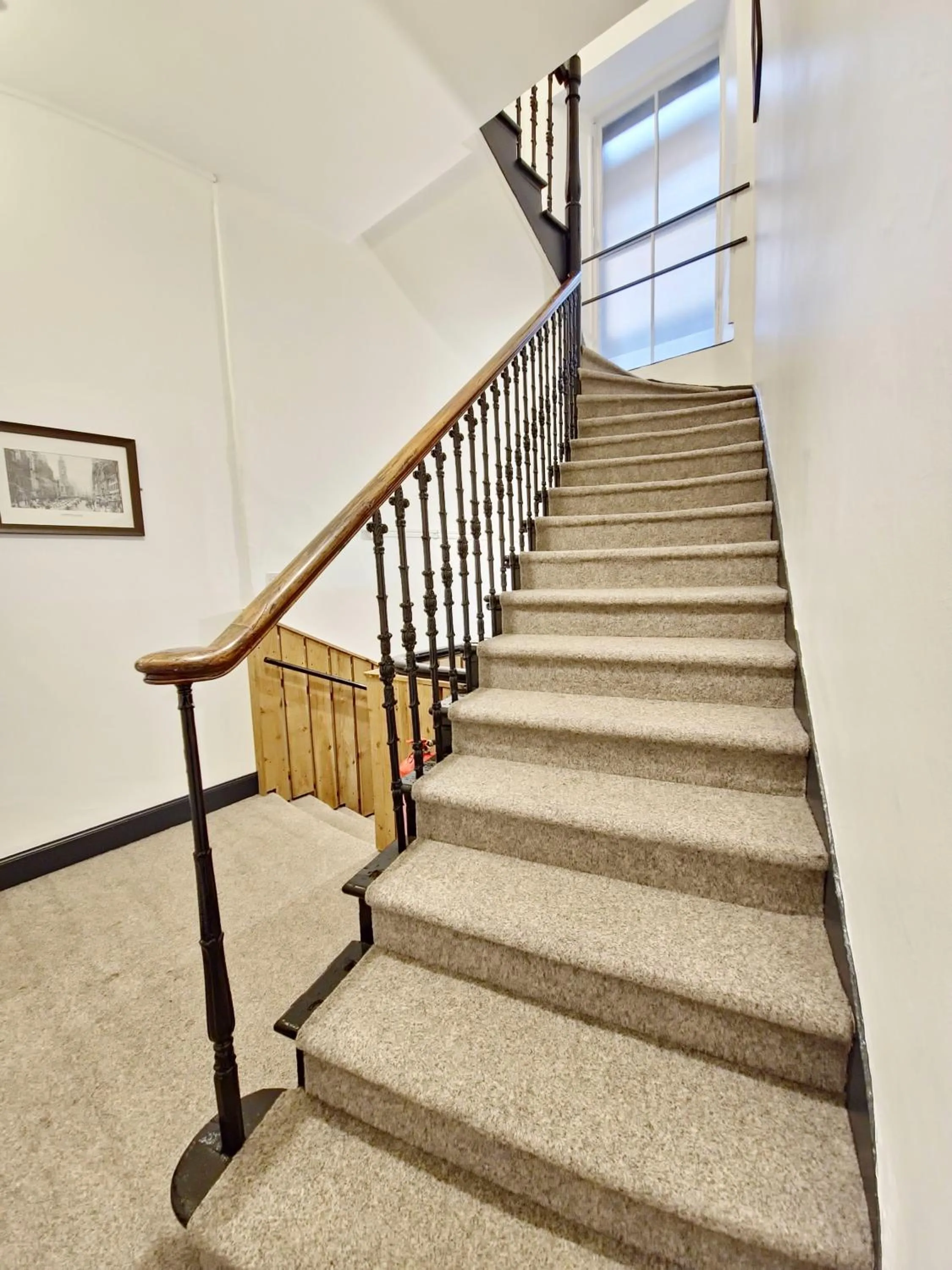 acessibility in Edinburgh Backpackers - over 18s only