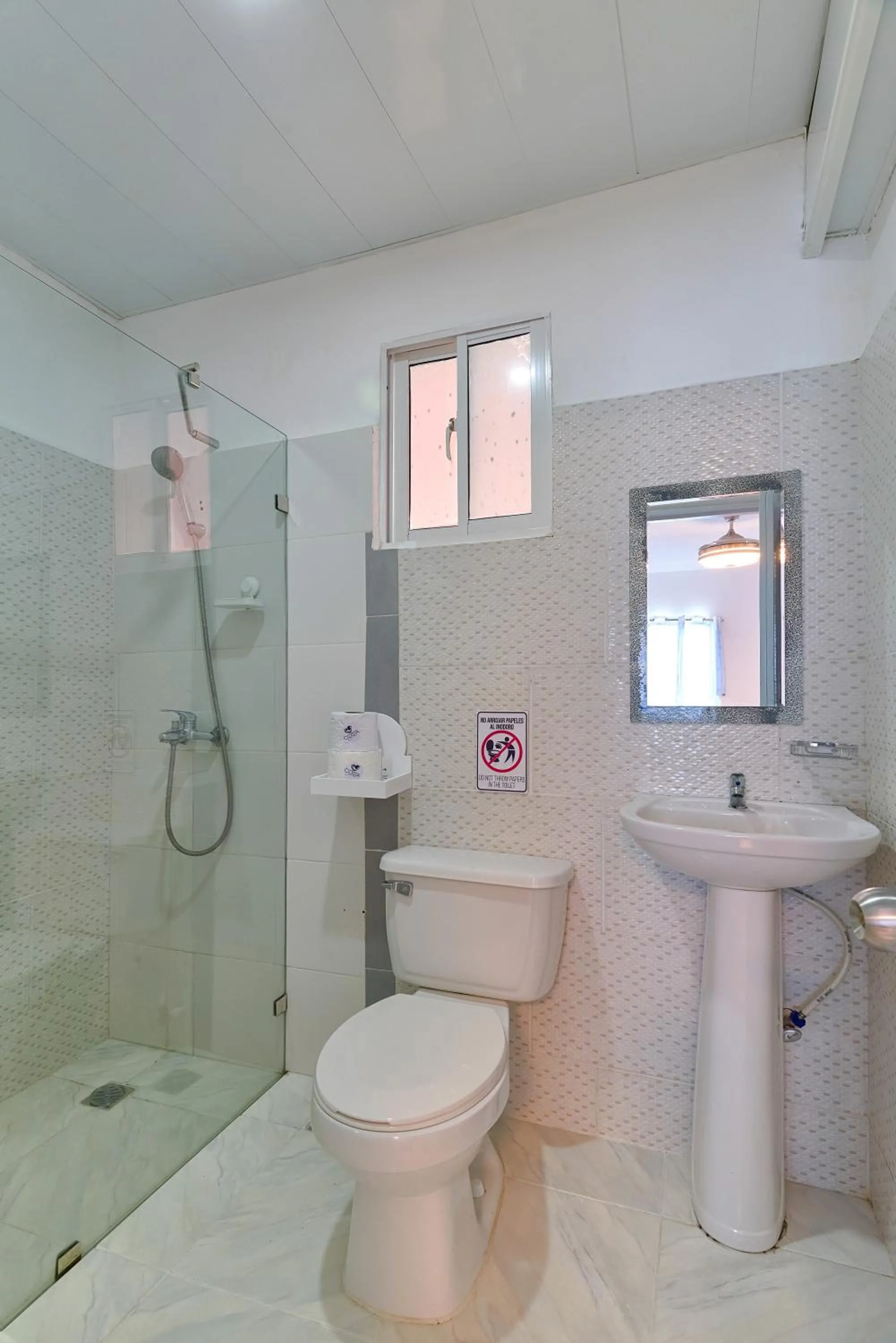 Bathroom in Costa Love Hotel Aeropuerto