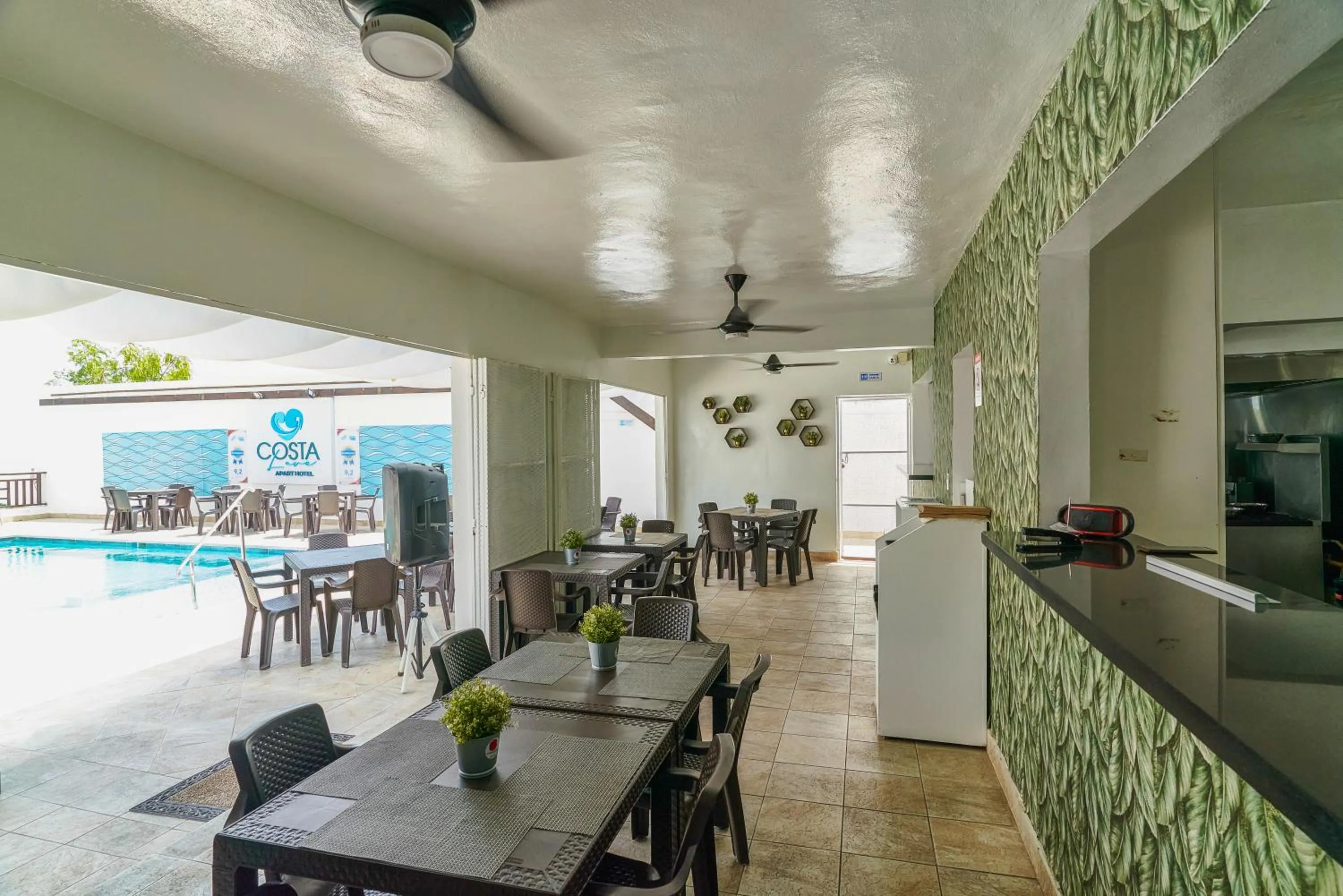 Lounge or bar in Costa Love Hotel Aeropuerto