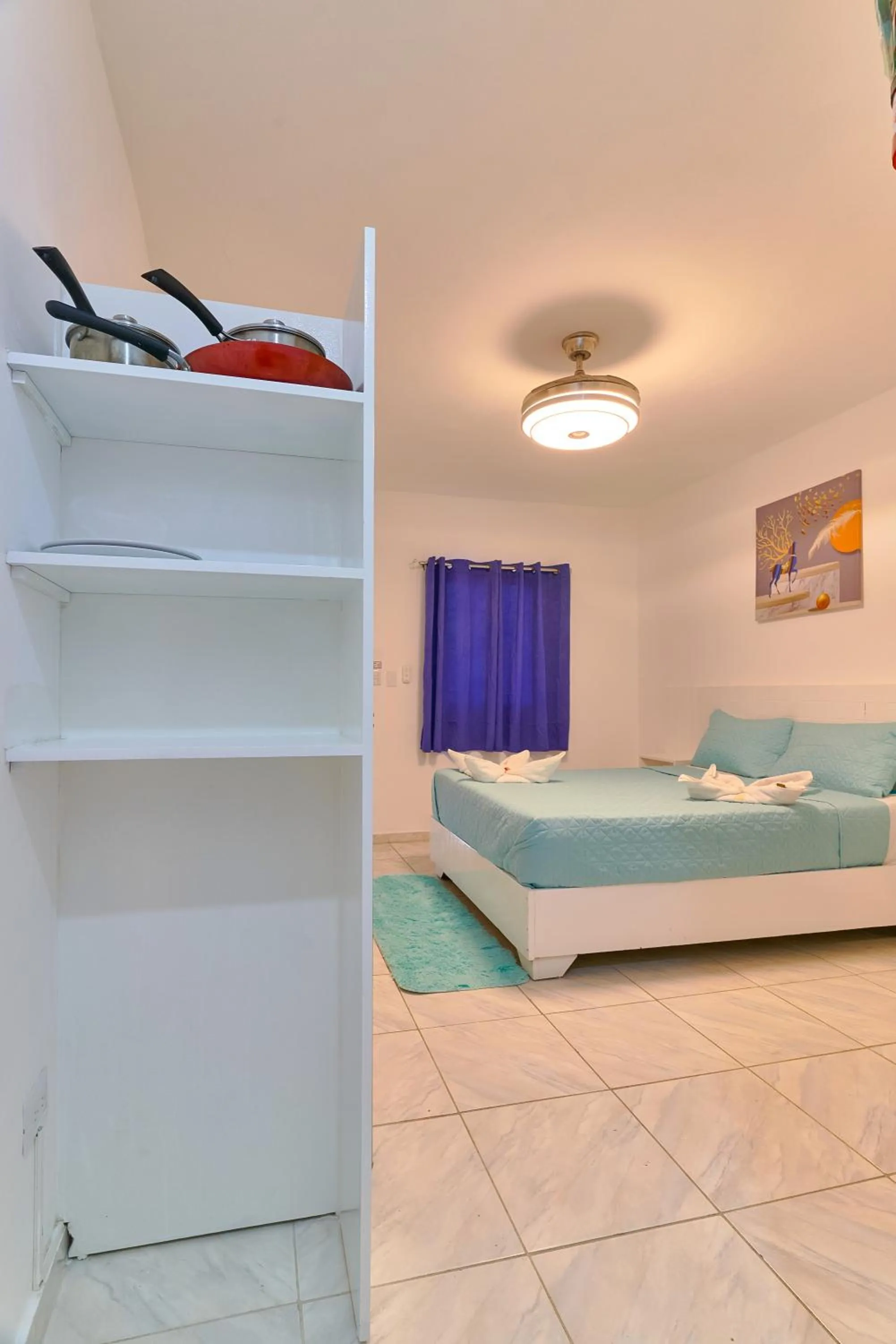 Kitchen or kitchenette, Bed in Costa Love Hotel Aeropuerto