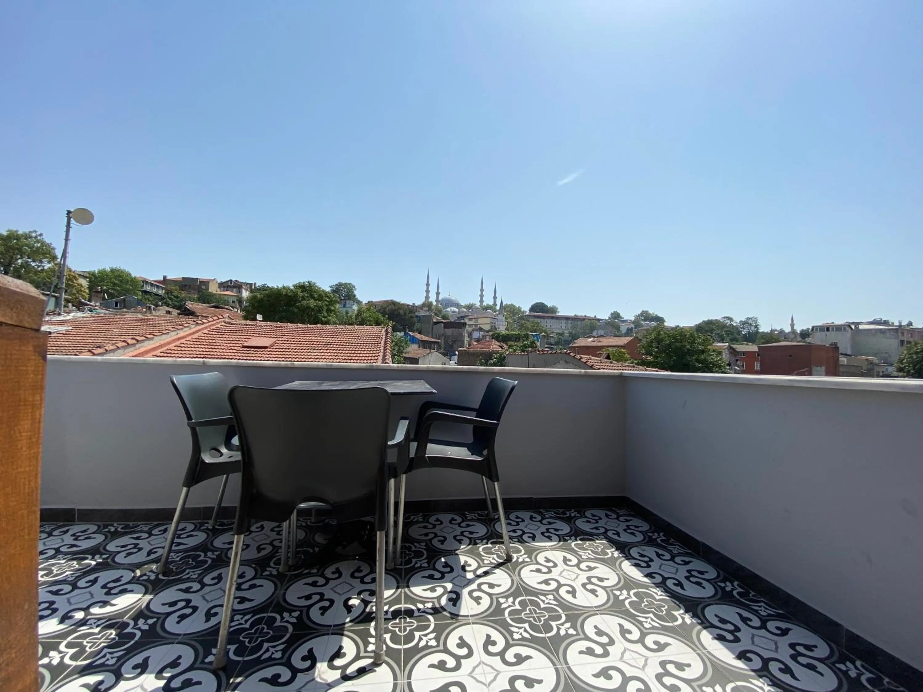 Balcony/Terrace in Victorious Hotel