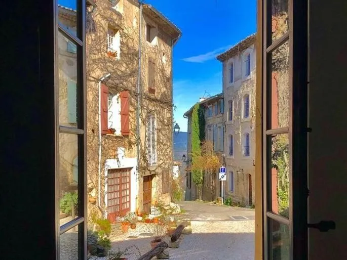 Neighbourhood in La Maison près de la Fontaine