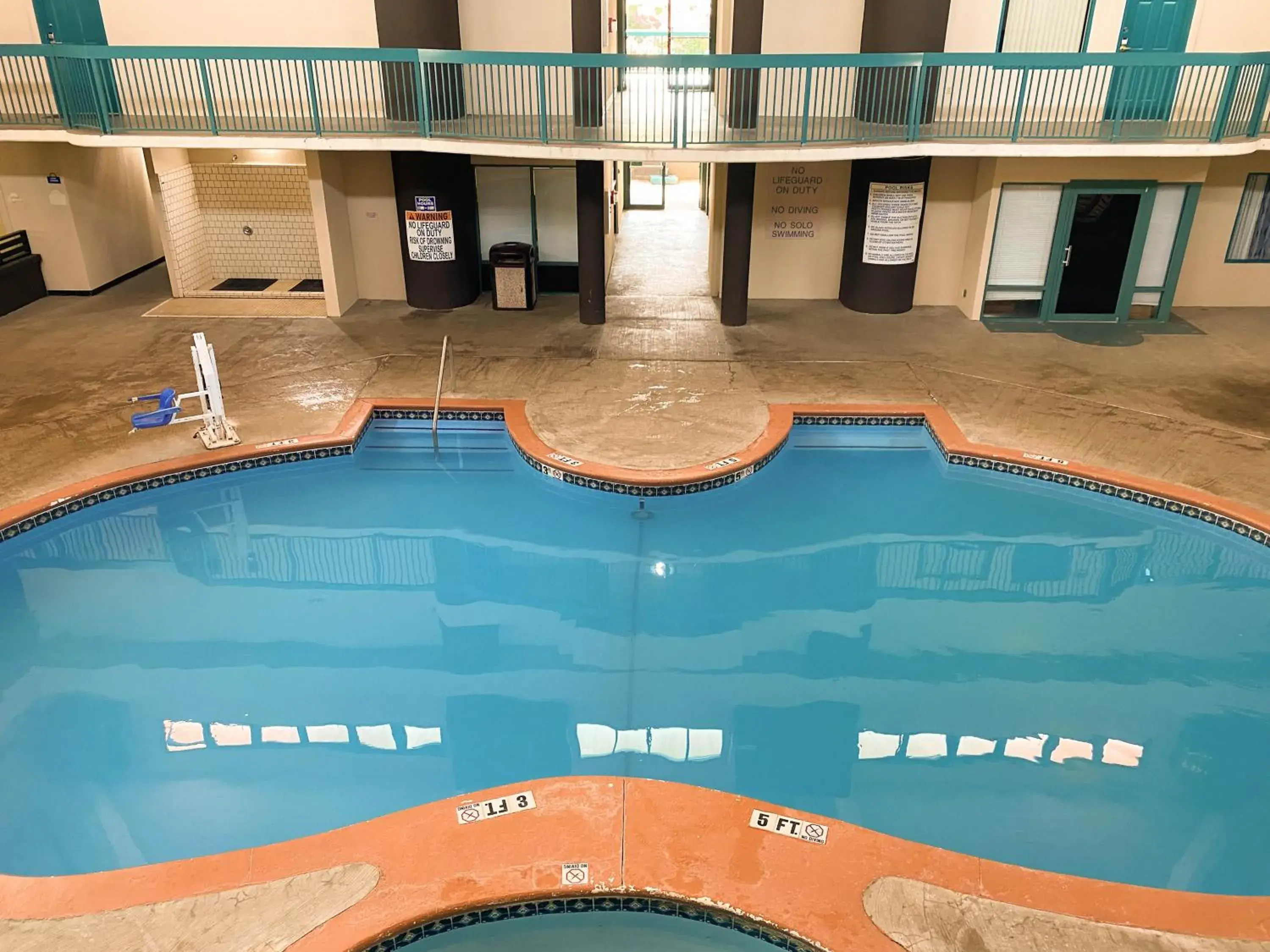 Swimming pool in Studio 6 Savannah, GA- Gateway & I-95 Swimming pool in Studio 6 Savannah, GA- Gateway & I-95