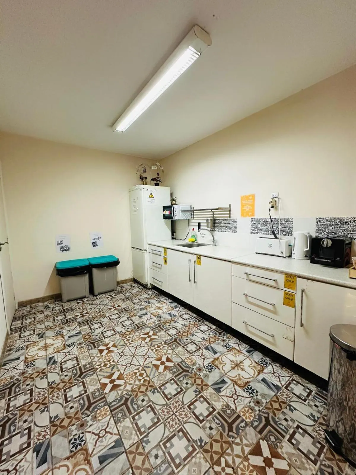 Kitchen or kitchenette in Guest House Barcelona Bruc