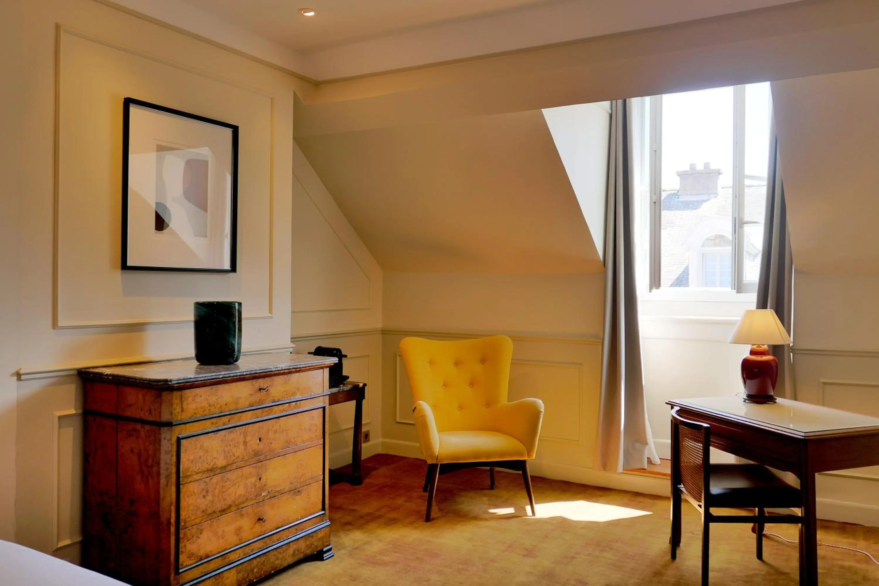 Photo of the whole room in Hôtel Bristol Pau