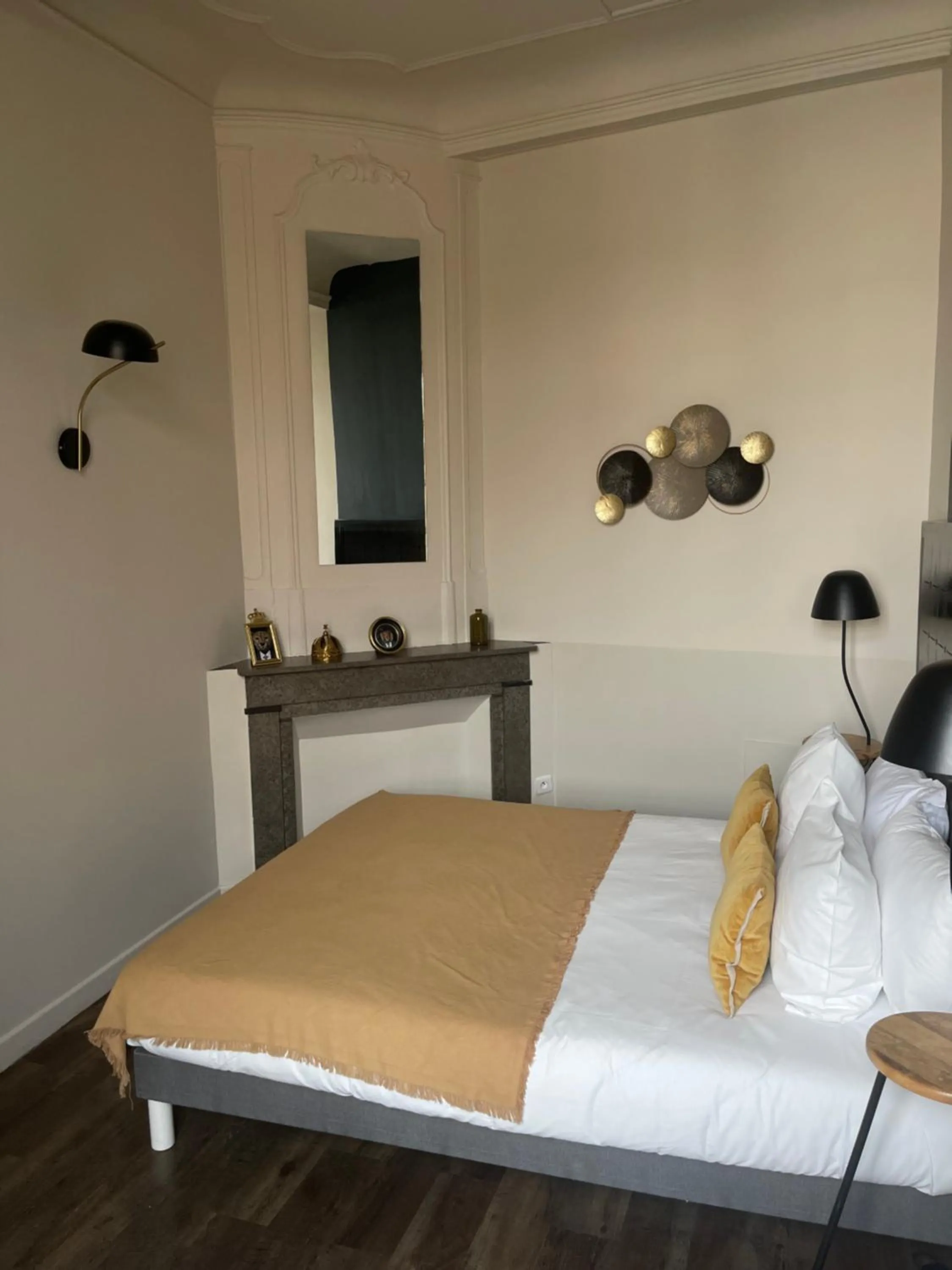 Photo of the whole room, Bed in Le Victoria Boutique Hôtel