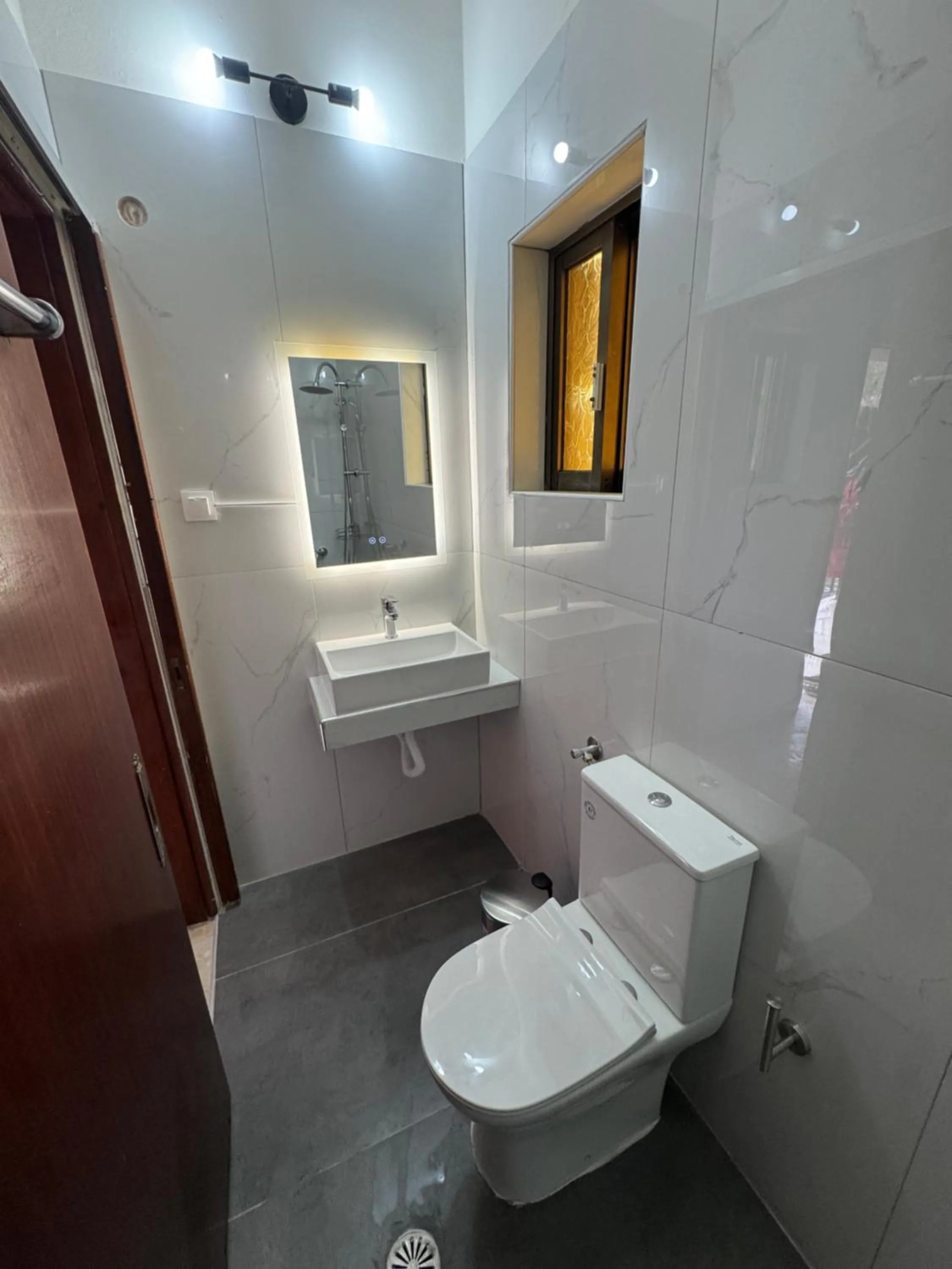 The 3 Little Pigs apartments
