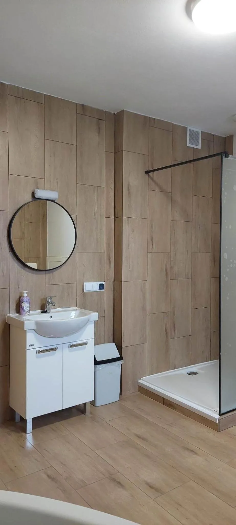 Shower in B&B Emarik