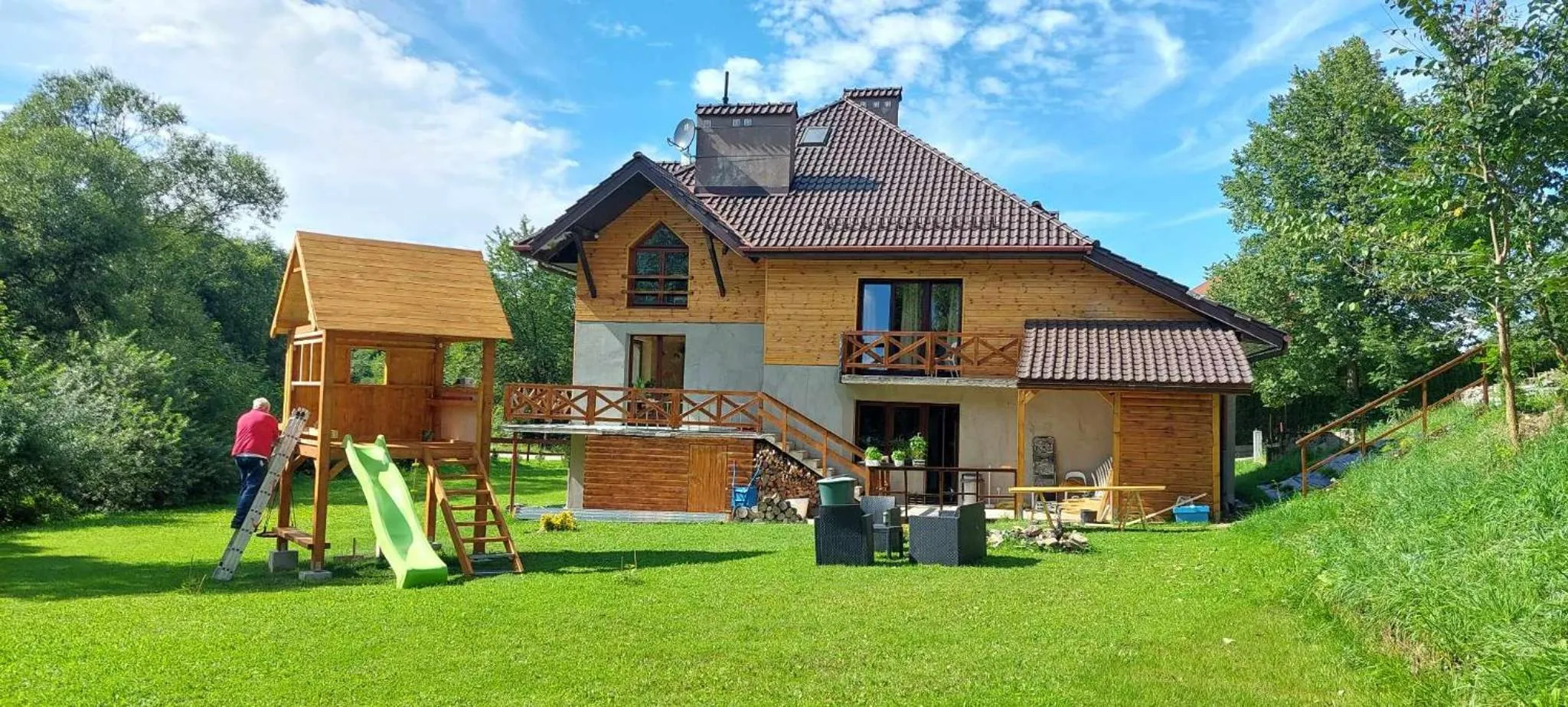 Property building in B&B Emarik