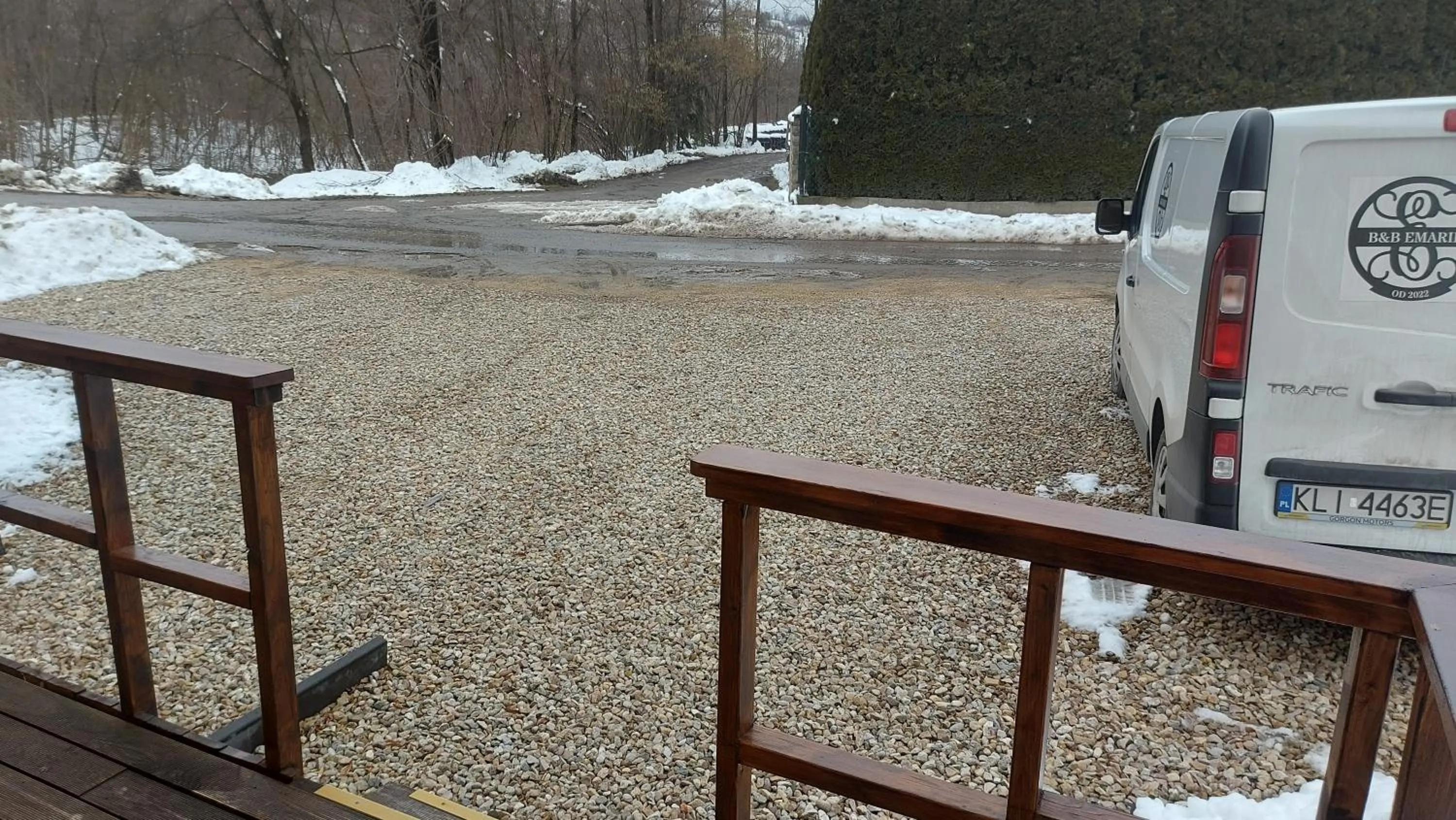 Parking in B&B Emarik