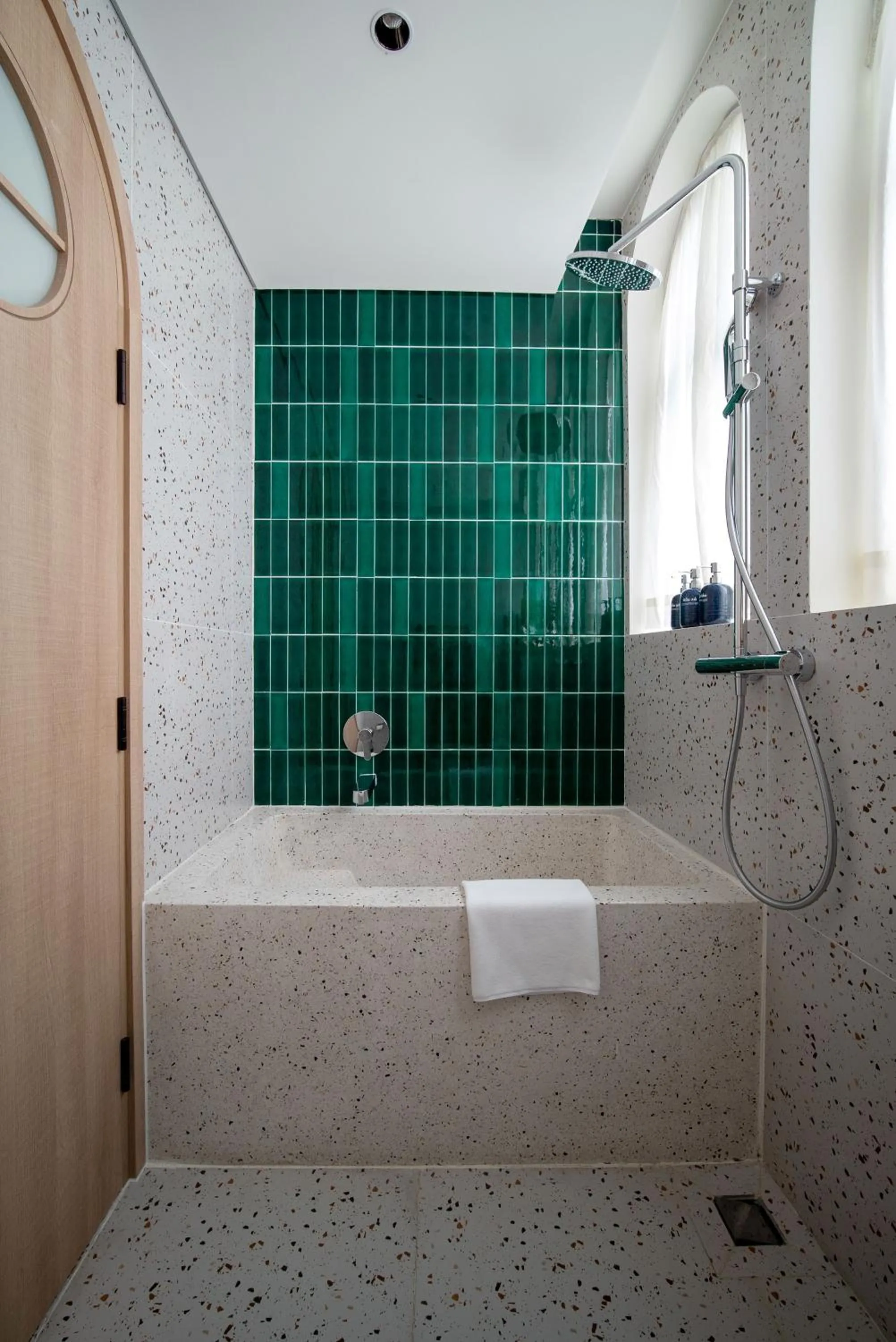 Shower in Me Saigon Boutique Hotel