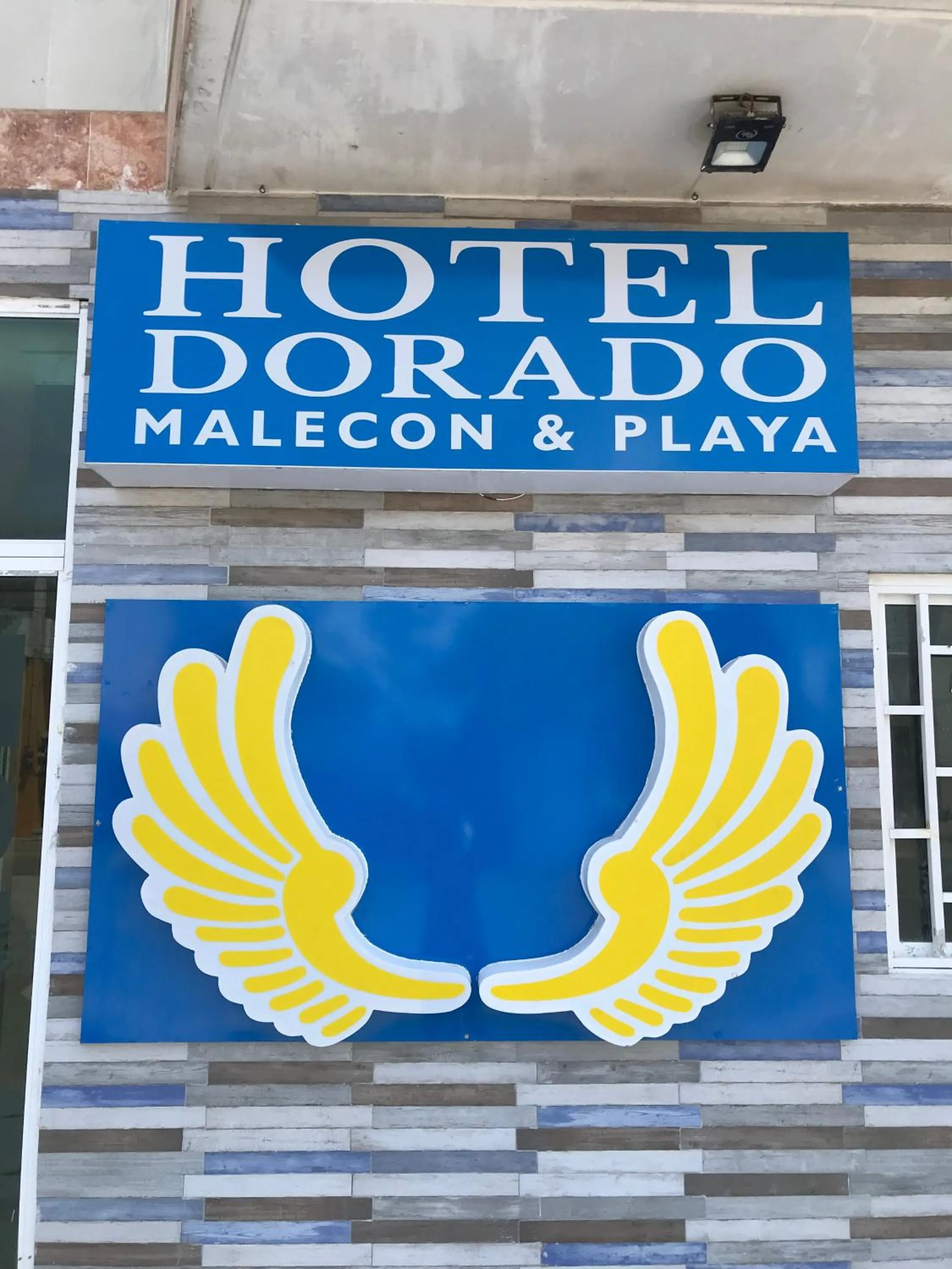 Property logo or sign in Hotel Dorado a una calle de Playa Regatas y el Malecon
