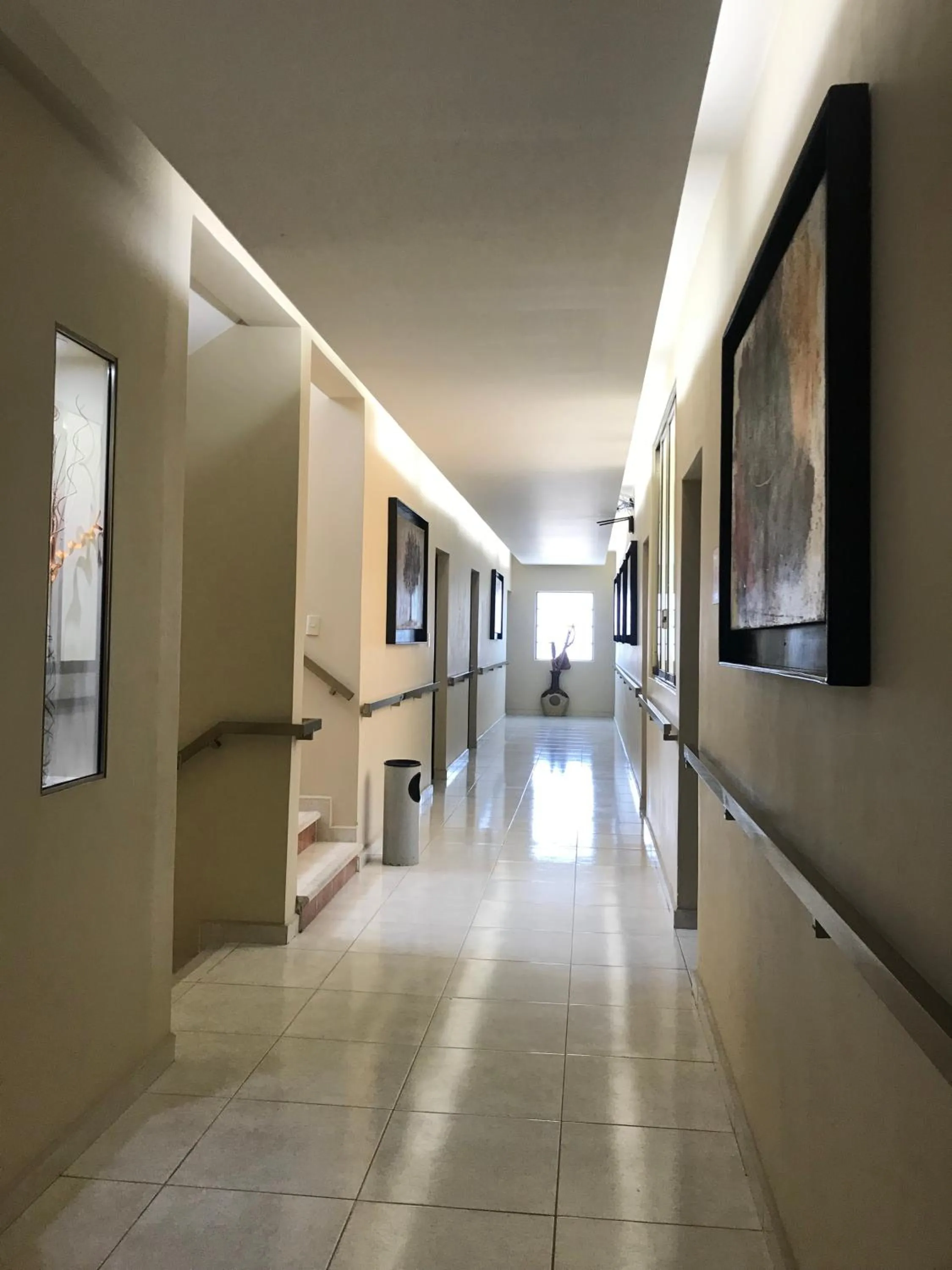 On site in Hotel Dorado a una calle de Playa Regatas y el Malecon