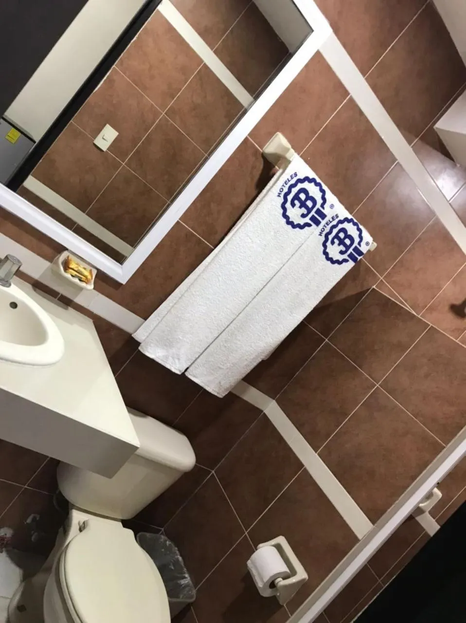 Bathroom in Hotel Dorado a una calle de Playa Regatas y el Malecon