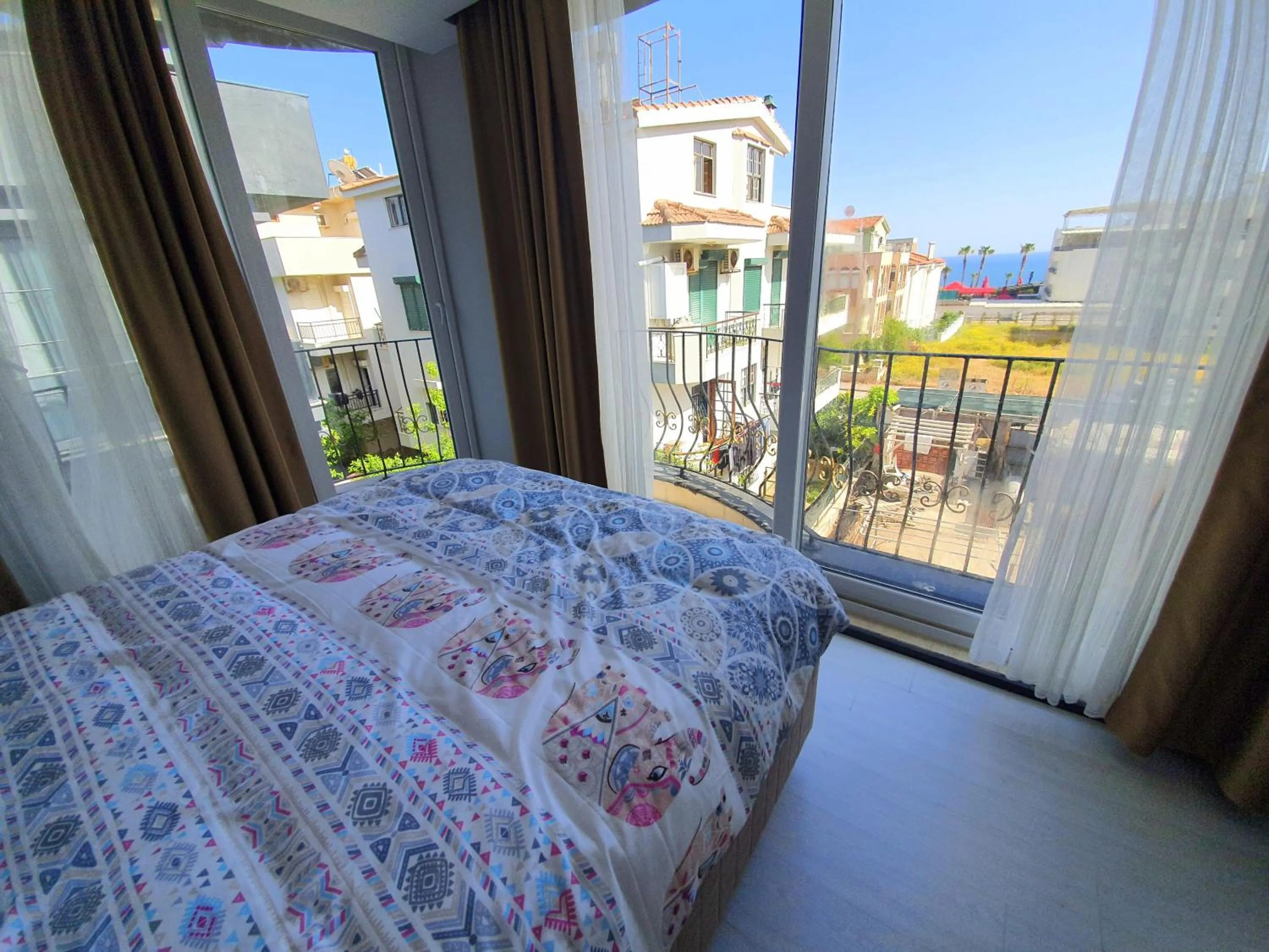 Balcony/Terrace, Bed in Home Mood Apart Hotel