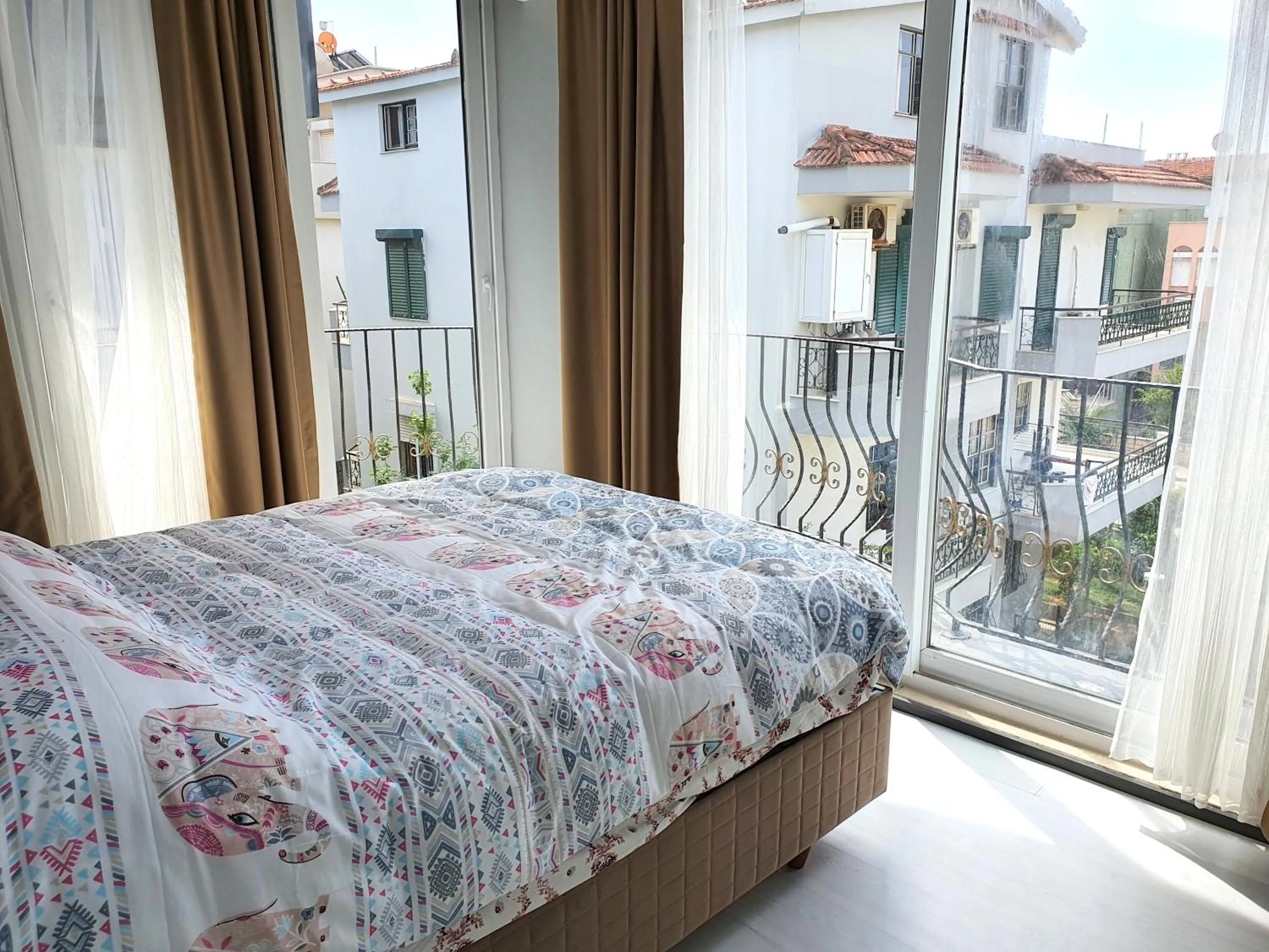 Balcony/Terrace, Bed in Home Mood Apart Hotel