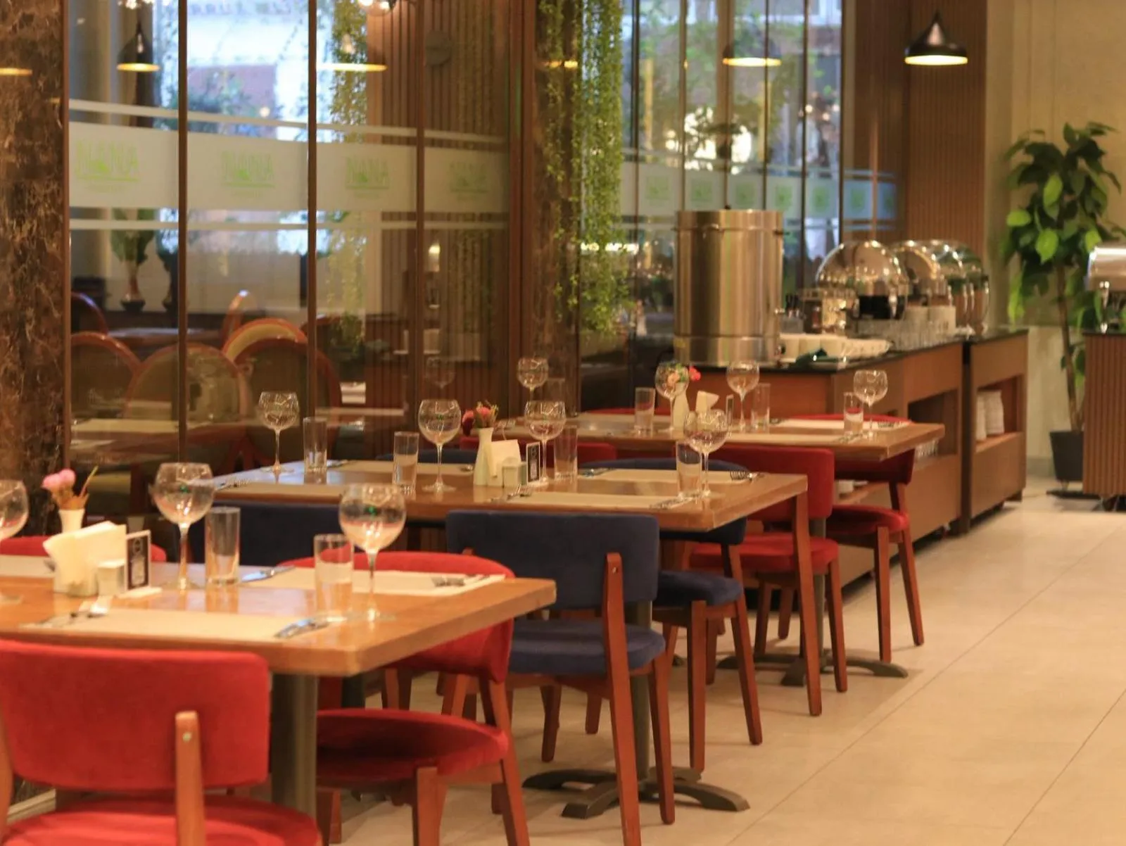 Restaurant/places to eat in Grand Midway Hotel