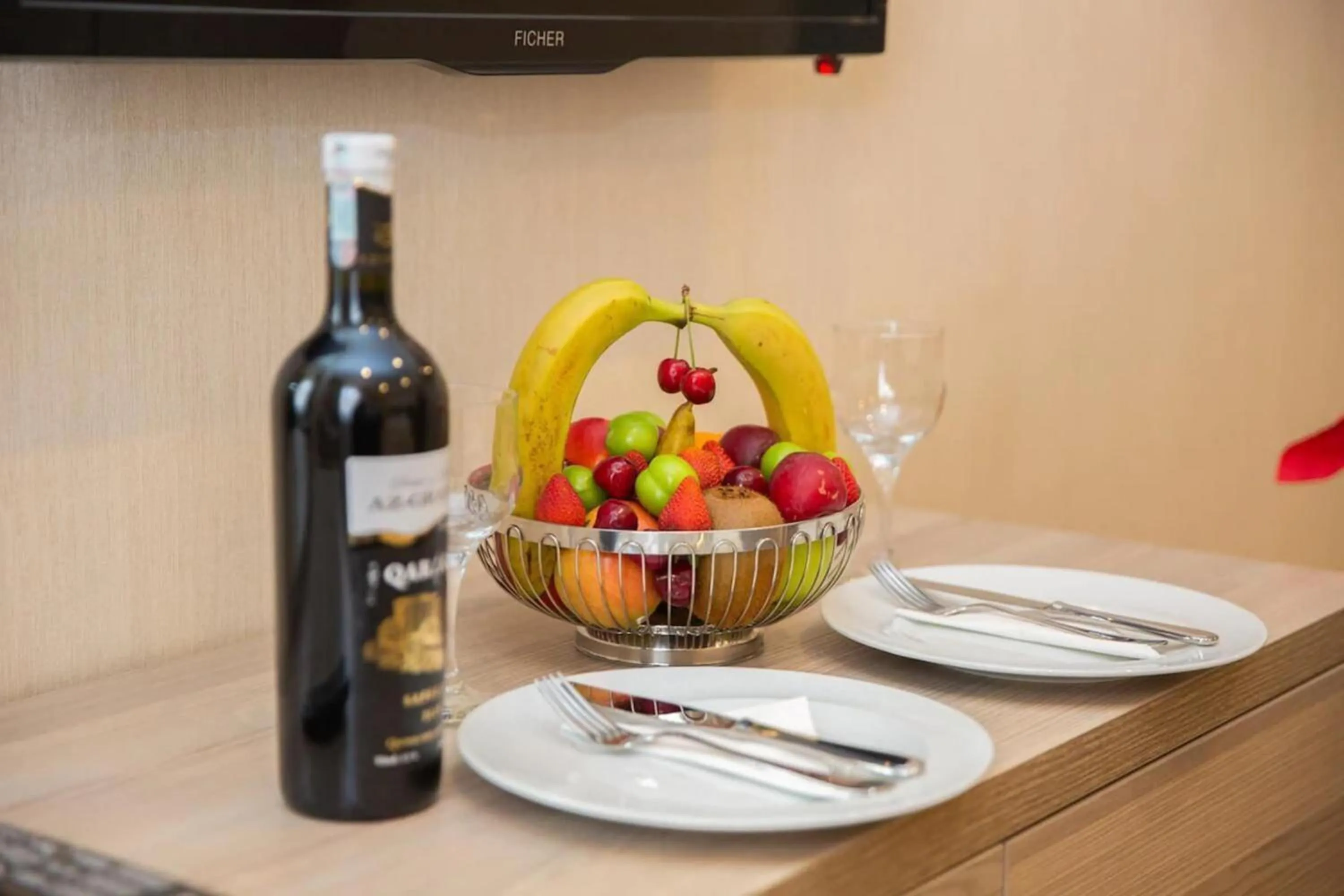 Food and drinks in Grand Midway Hotel