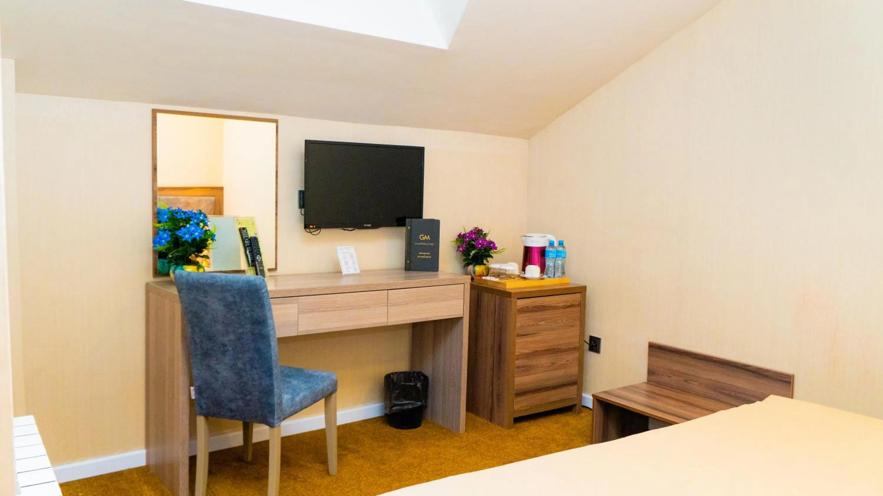 hair dresser in Grand Midway Hotel