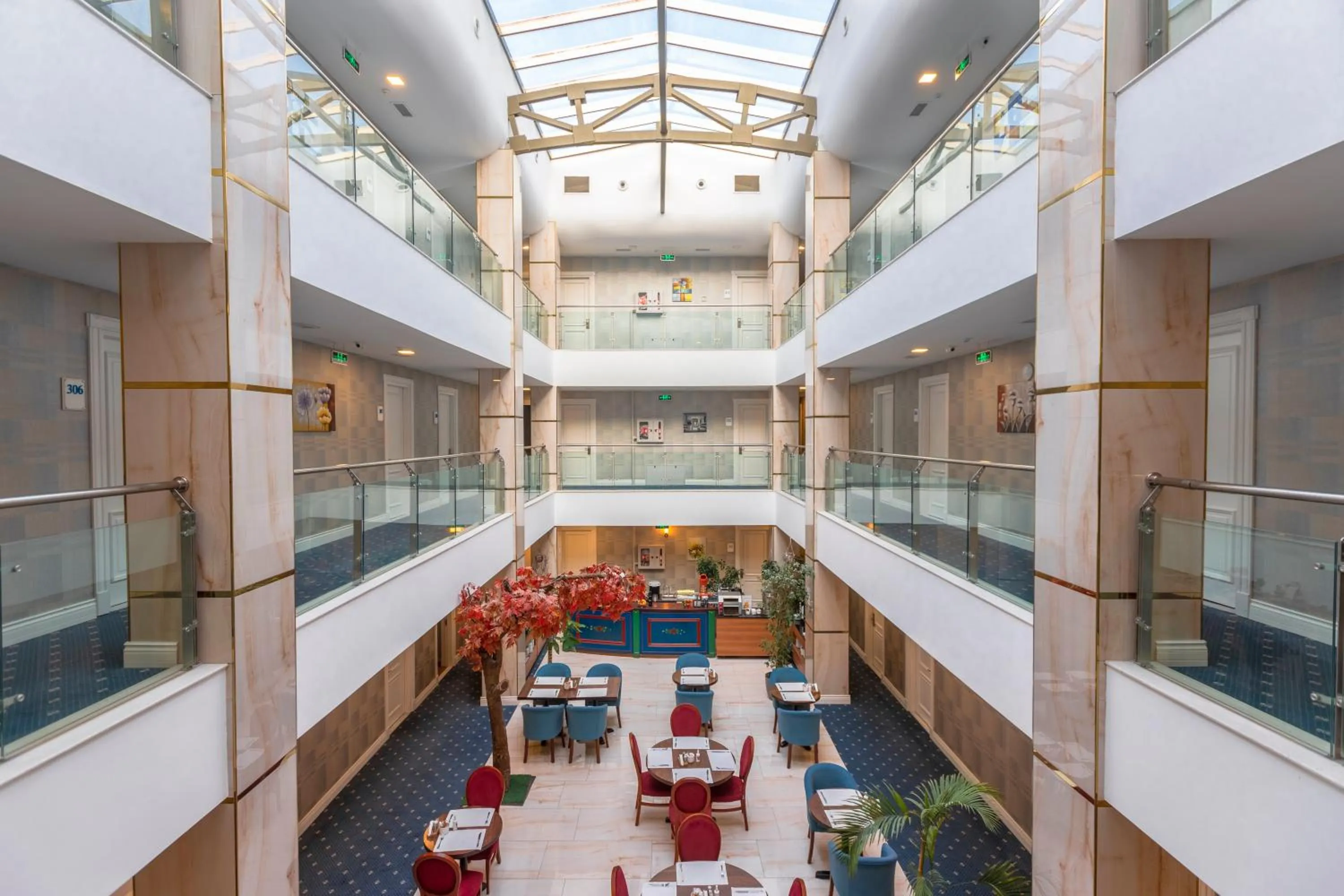 Seating area in Grand Midway Hotel