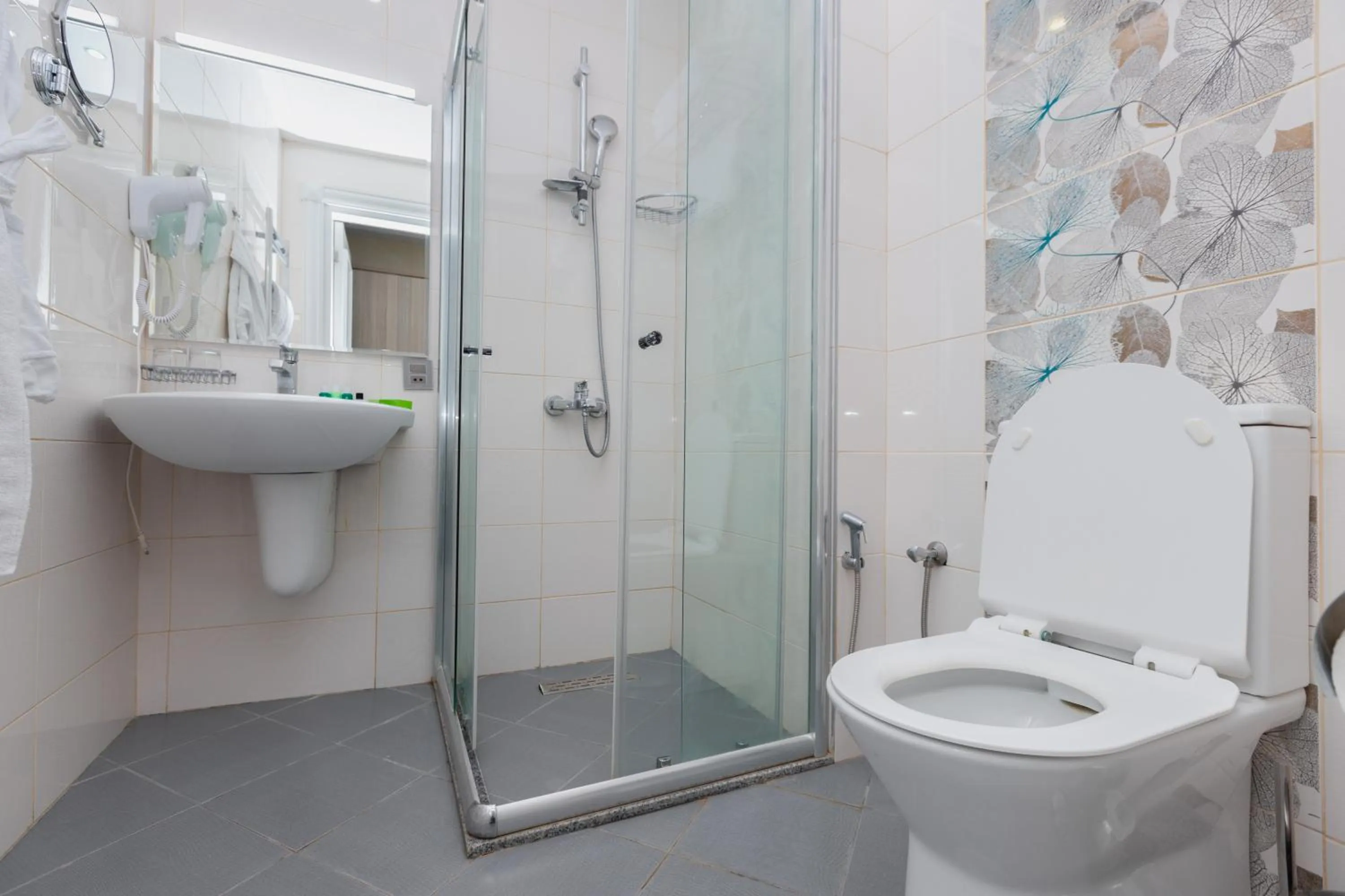 Bathroom in Grand Midway Hotel
