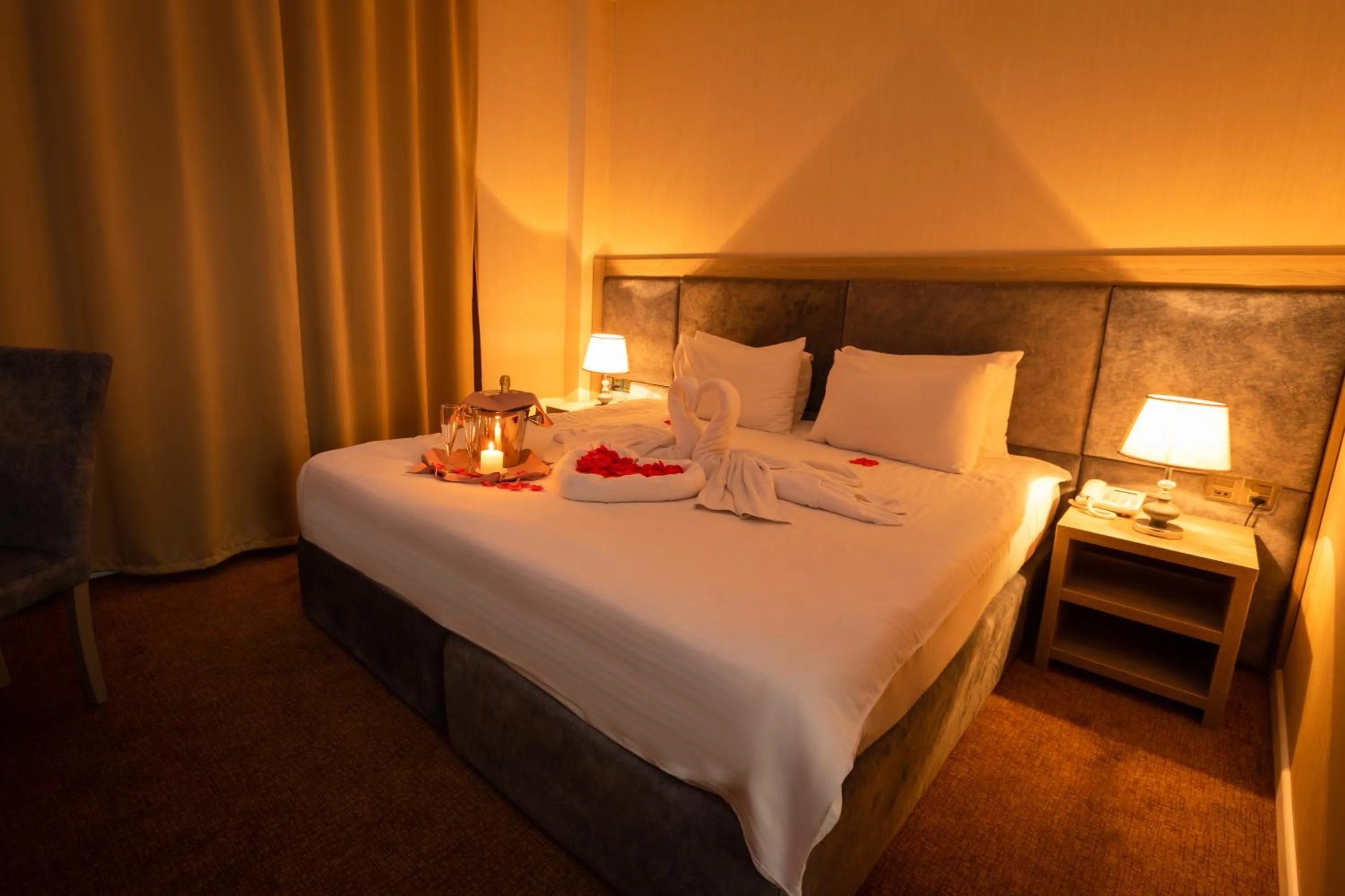 Photo of the whole room, Bed in Grand Midway Hotel