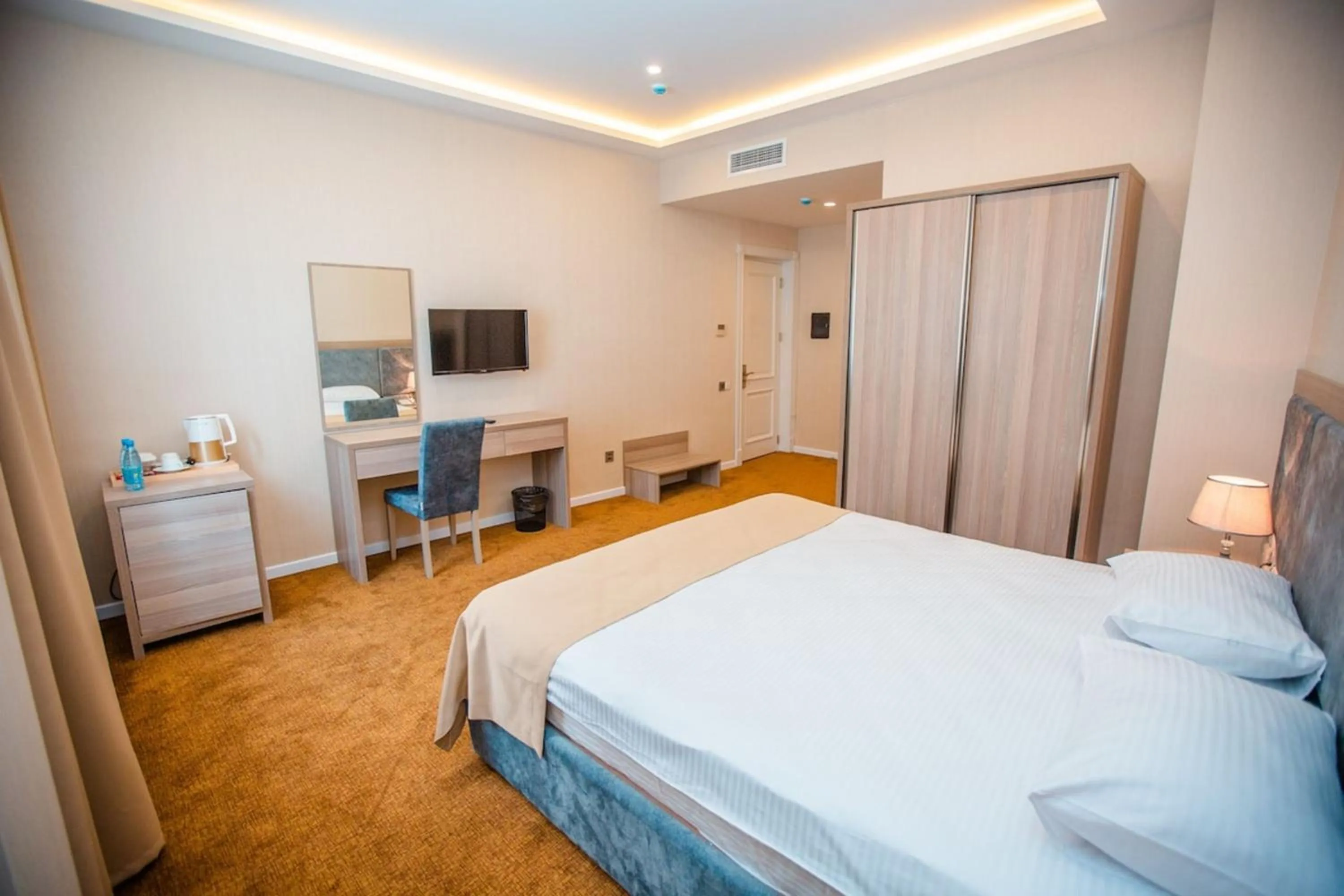 Bedroom, Bed in Grand Midway Hotel